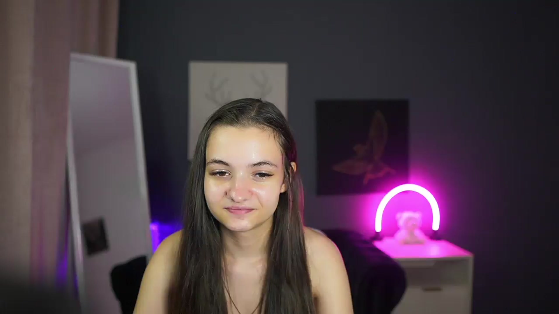 Gallery image thumbnail from Zoenica's myfreecams stream on, 08/05/2026, 15:56 image 13 of 20