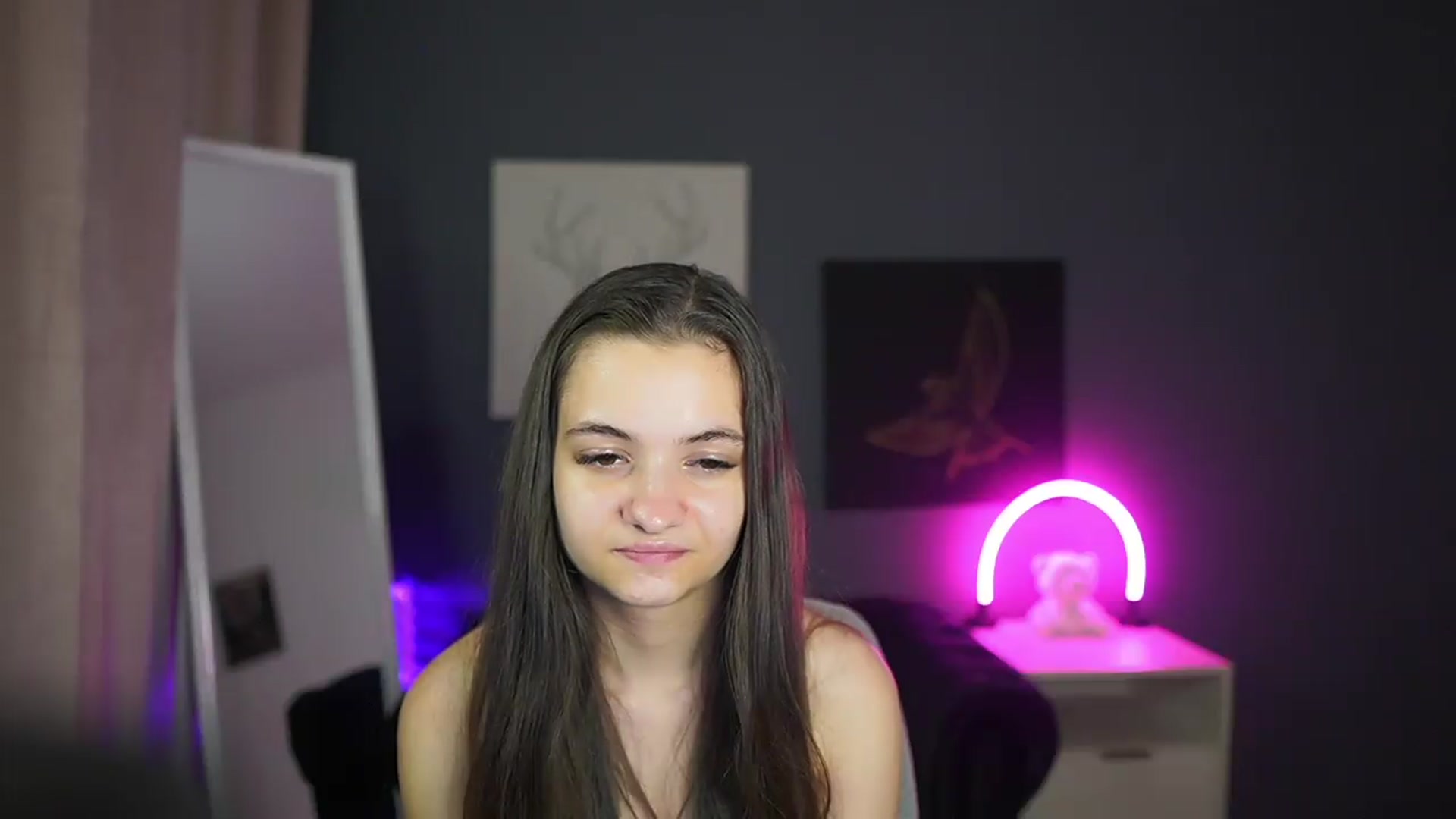 Gallery image thumbnail from Zoenica's myfreecams stream on, 08/05/2026, 15:56 image 10 of 20