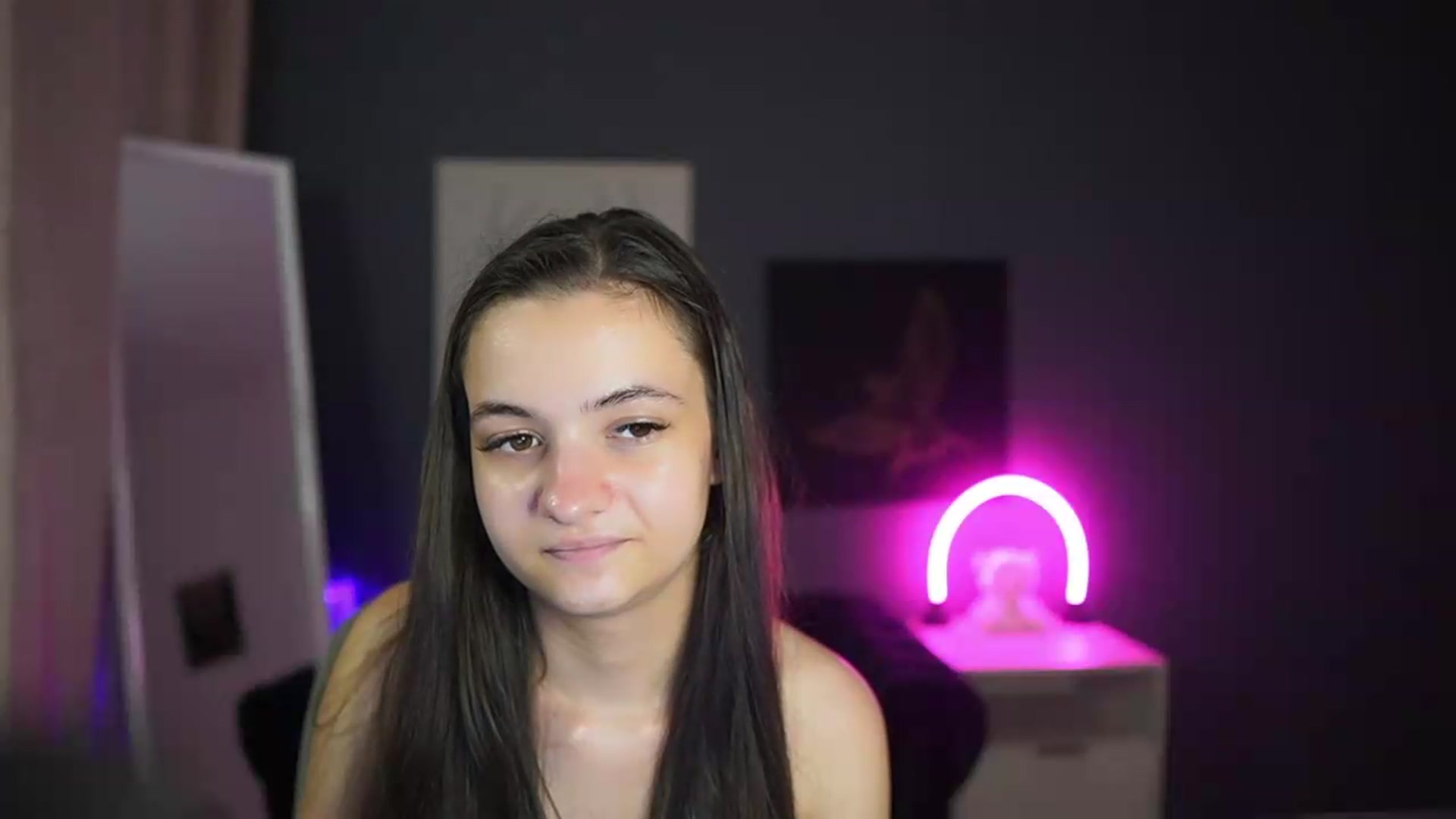 Gallery image thumbnail from Zoenica's myfreecams stream on, 08/06/2026, 15:50 image 5 of 20