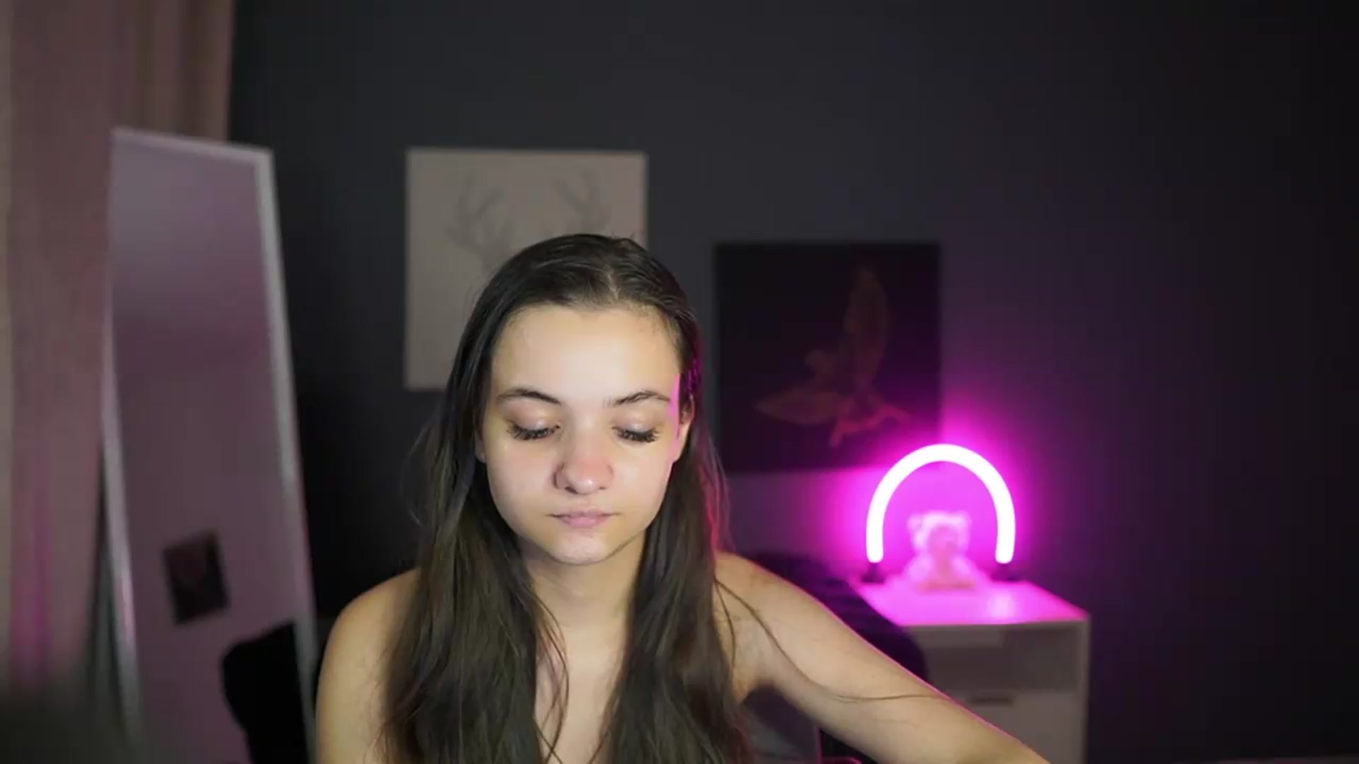 Gallery image thumbnail from Zoenica's myfreecams stream on, 08/07/2026, 15:20 image 9 of 20