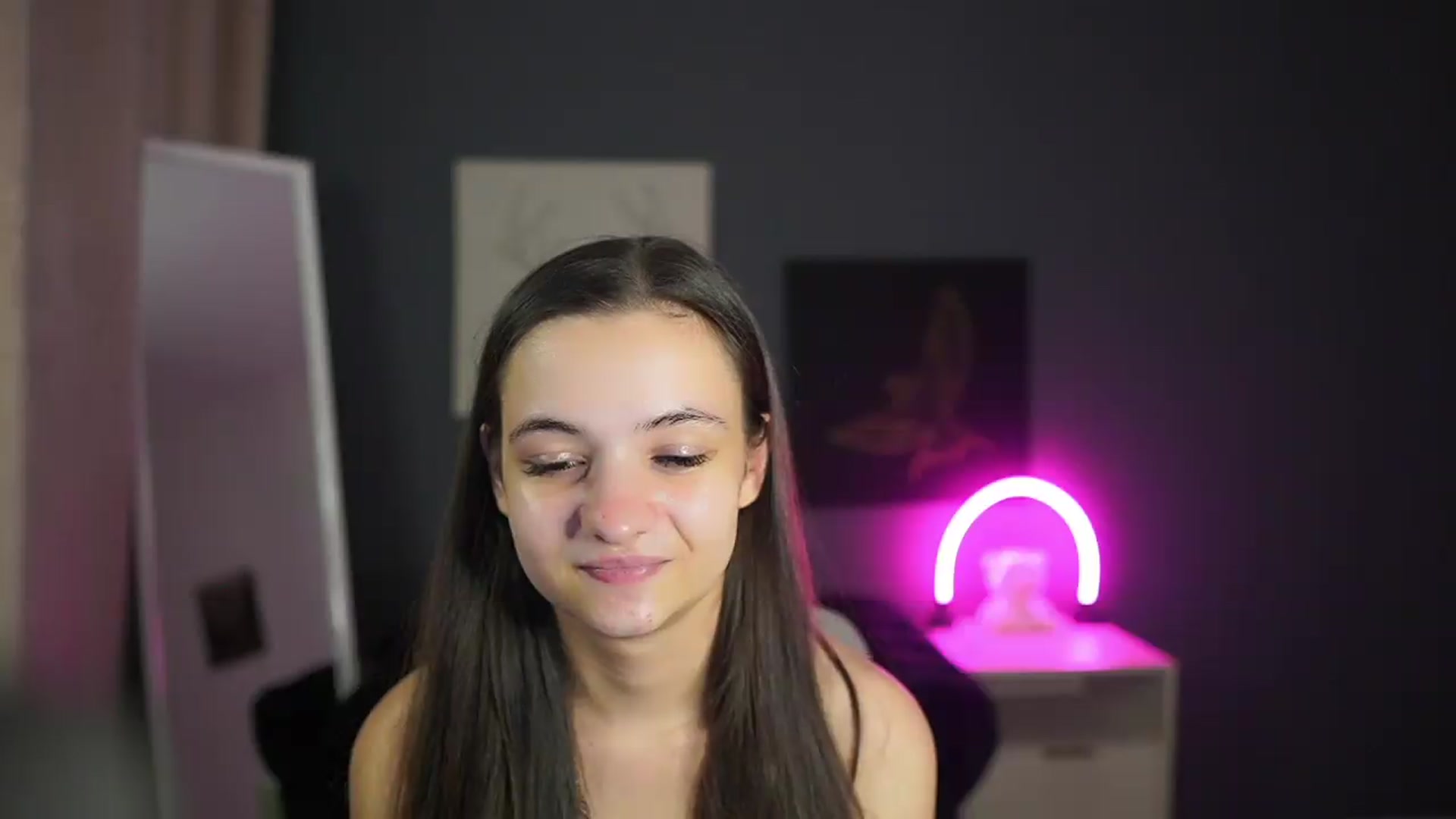 Gallery image thumbnail from Zoenica's myfreecams stream on, 08/13/2026, 17:22 image 8 of 20