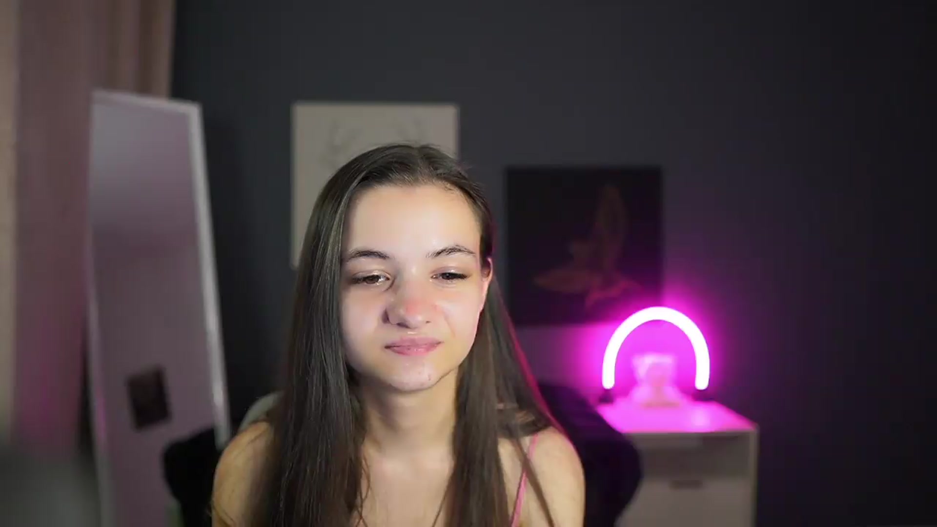 Gallery image thumbnail from Zoenica's myfreecams stream on, 08/13/2026, 17:22 image 4 of 20