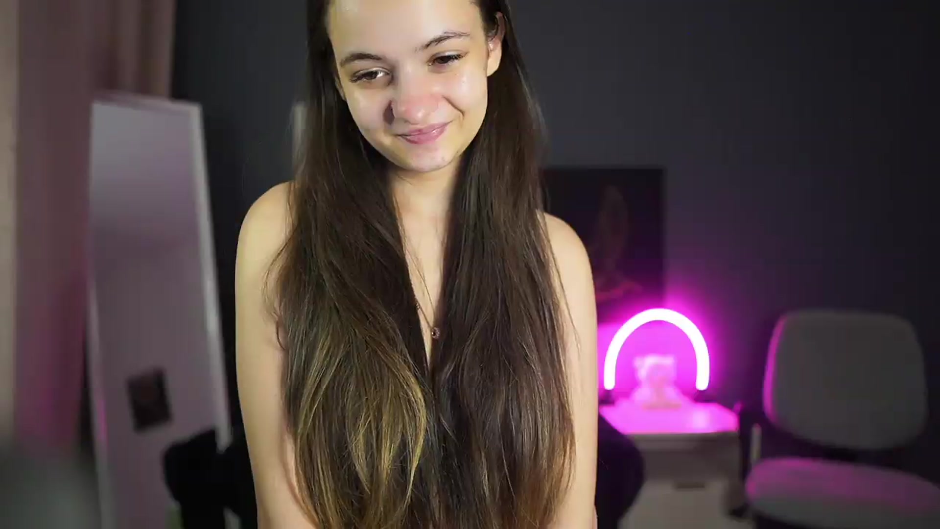 Gallery image thumbnail from Zoenica's myfreecams stream on, 08/13/2026, 17:22 image 9 of 20