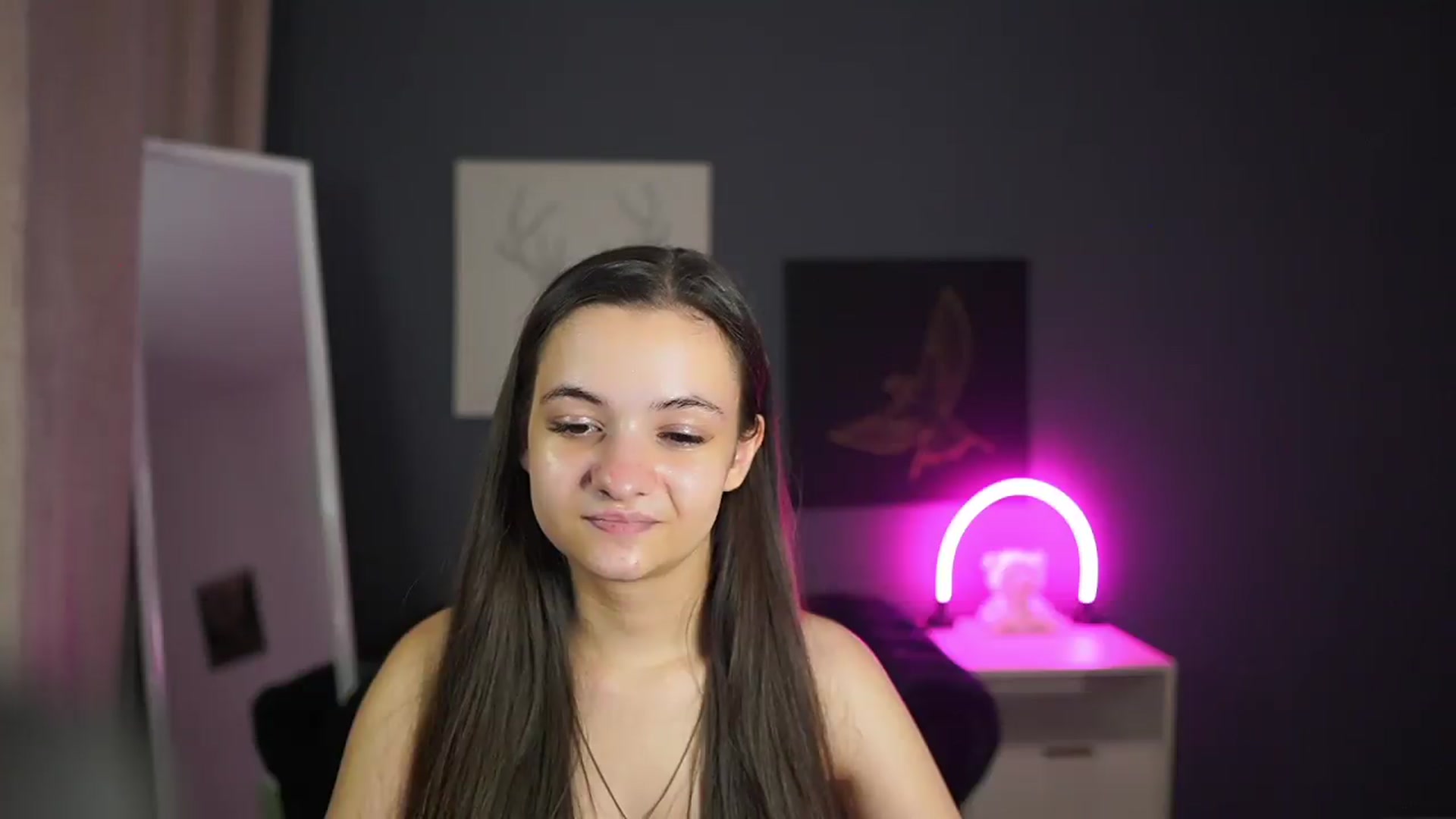 Gallery image thumbnail from Zoenica's myfreecams stream on, 08/13/2026, 17:22 image 16 of 20