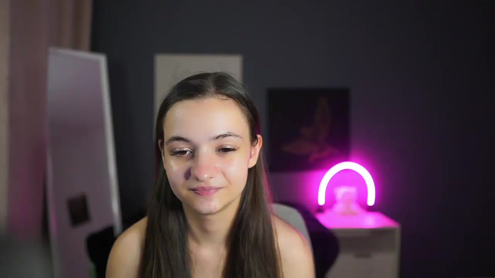 Gallery image thumbnail from Zoenica's myfreecams stream on, 08/13/2026, 17:22 image 5 of 20