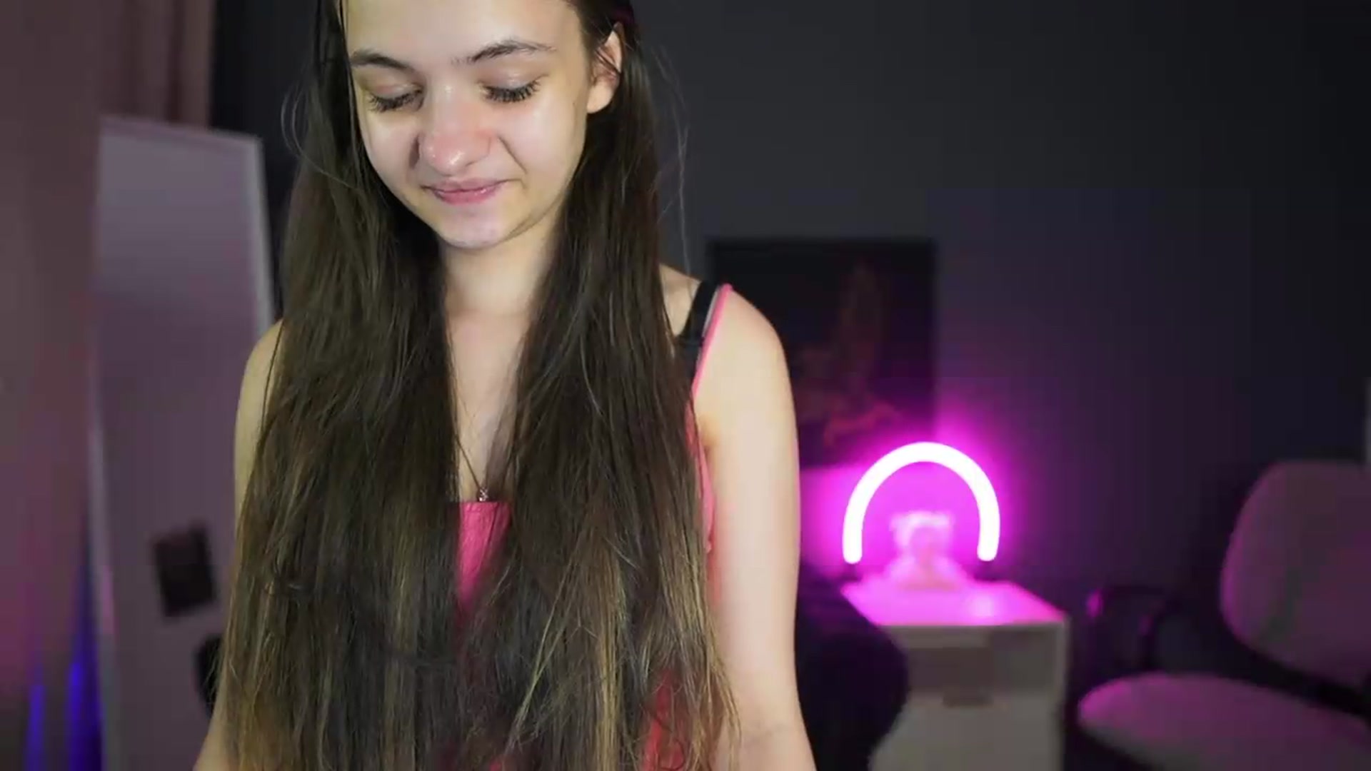 Gallery image thumbnail from Zoenica's myfreecams stream on, 08/16/2026, 18:42 image 16 of 20