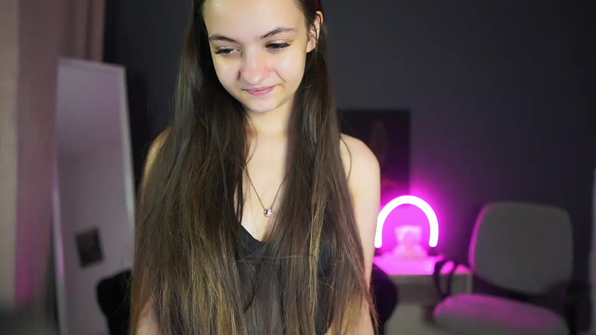 Gallery image thumbnail from Zoenica's myfreecams stream on, 08/20/2026, 14:21 image 2 of 20