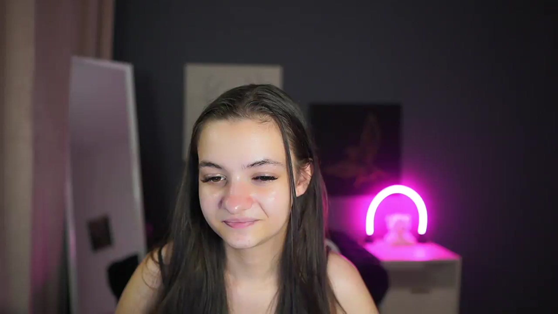 Gallery image thumbnail from Zoenica's myfreecams stream on, 08/20/2026, 16:39 image 12 of 20
