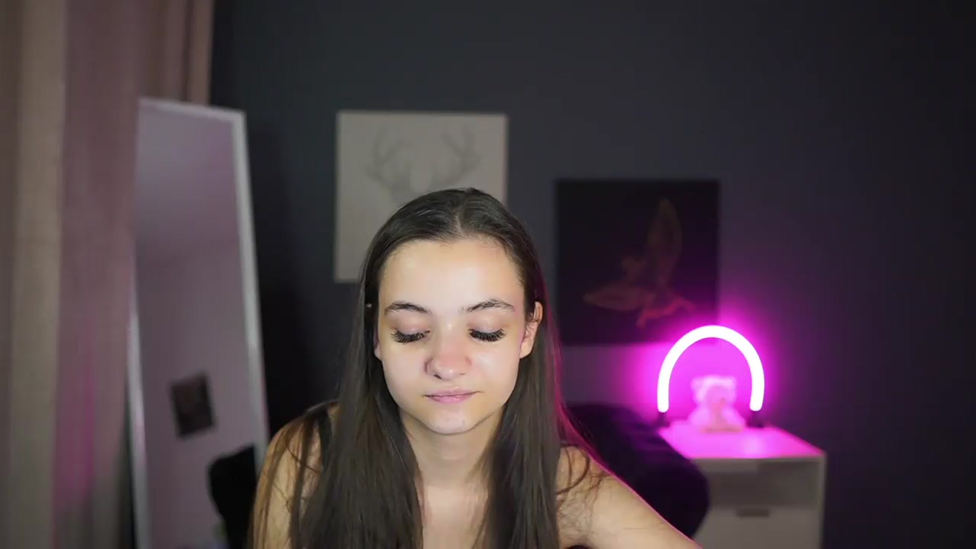 Gallery image thumbnail from Zoenica's myfreecams stream on, 08/22/2026, 16:57 image 15 of 20