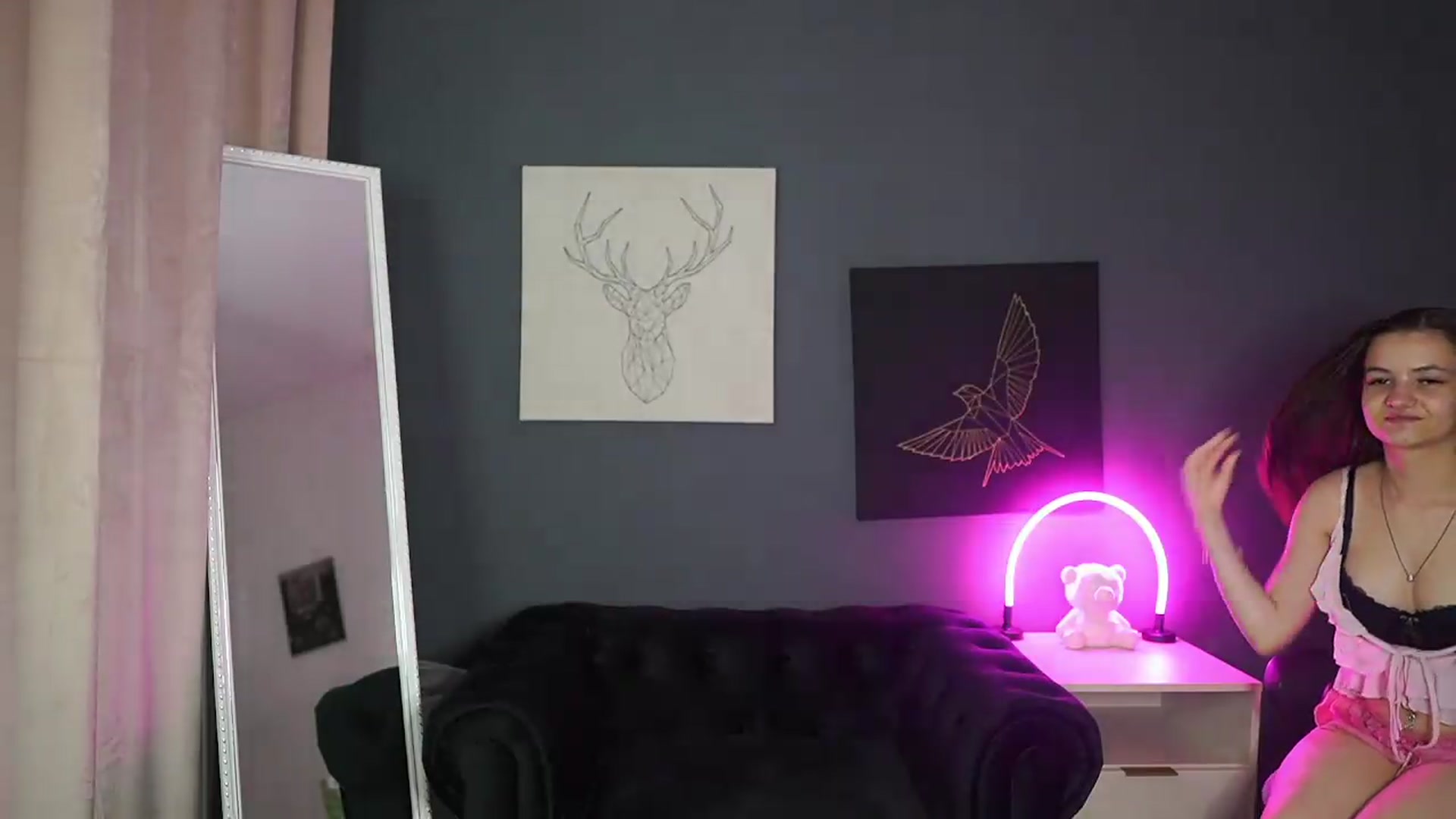 Gallery image thumbnail from Zoenica's myfreecams stream on, 08/24/2026, 15:13 image 3 of 20