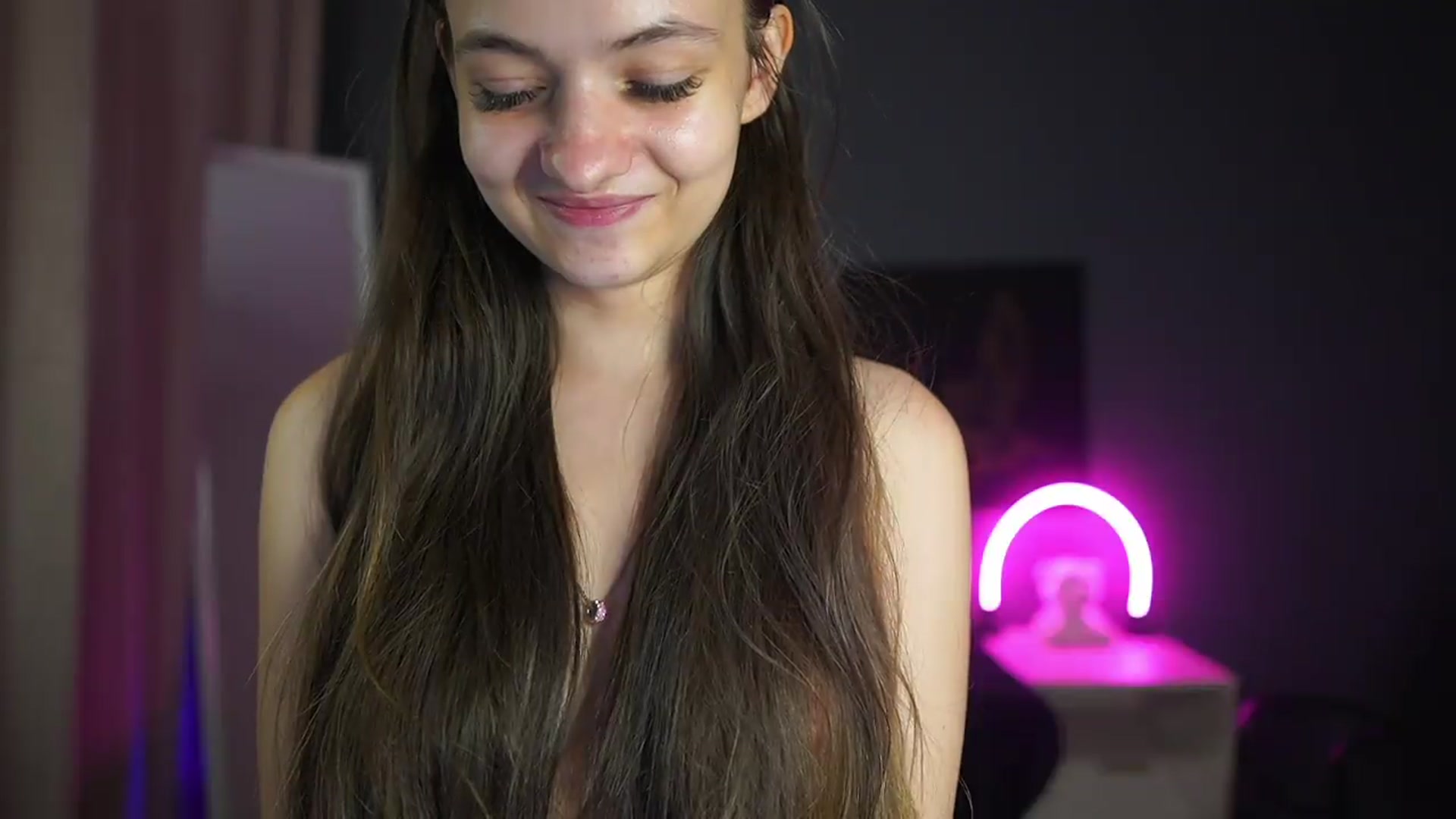 Gallery image thumbnail from Zoenica's myfreecams stream on, 08/25/2026, 13:11 image 17 of 20