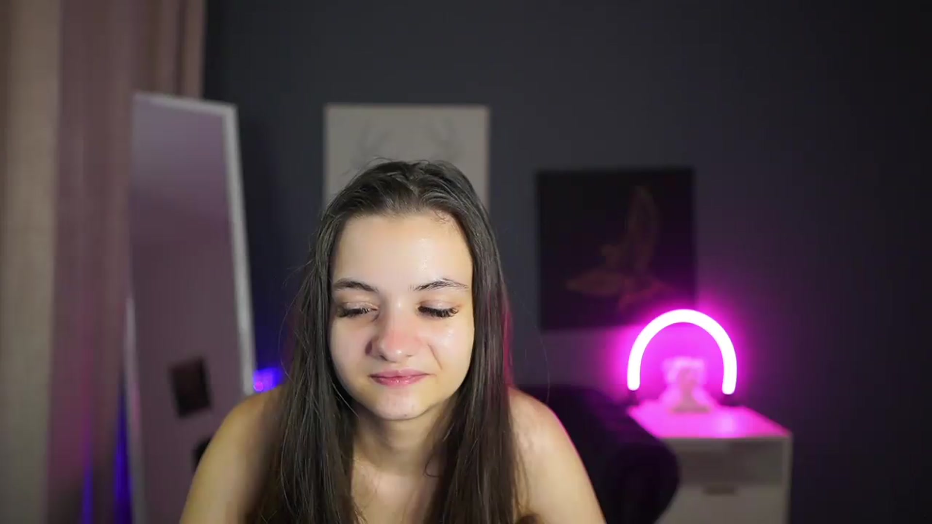 Gallery image thumbnail from Zoenica's myfreecams stream on, 08/25/2026, 13:11 image 6 of 20