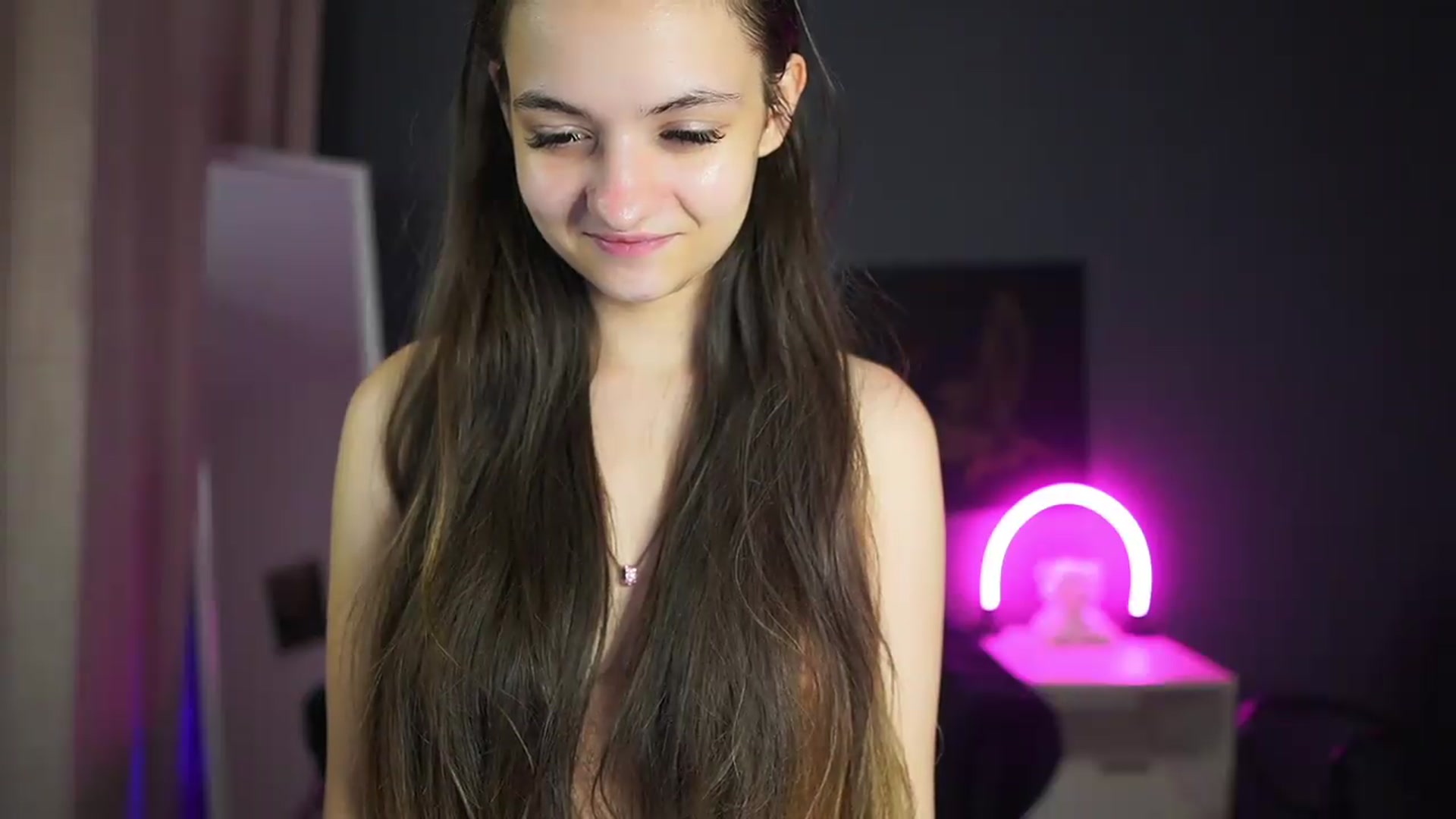 Gallery image thumbnail from Zoenica's myfreecams stream on, 08/25/2026, 13:11 image 19 of 20