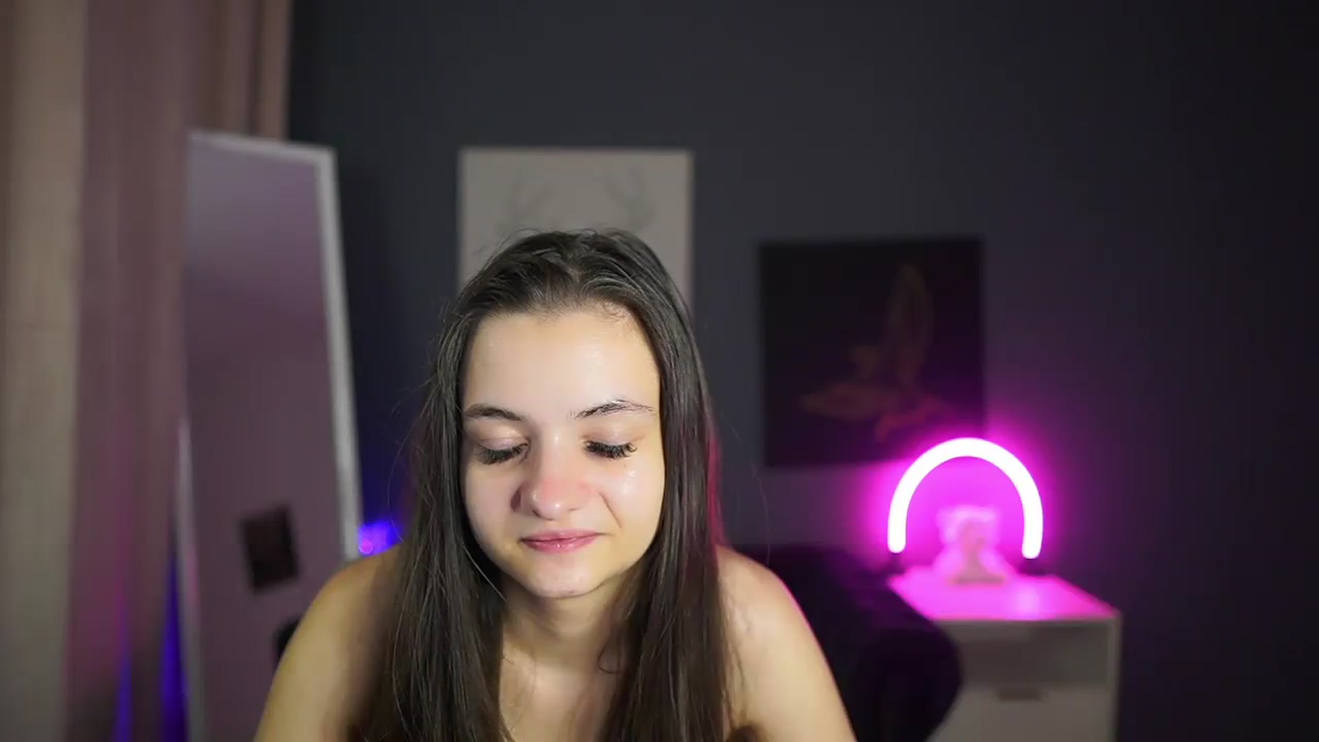 Gallery image thumbnail from Zoenica's myfreecams stream on, 08/25/2026, 13:11 image 7 of 20