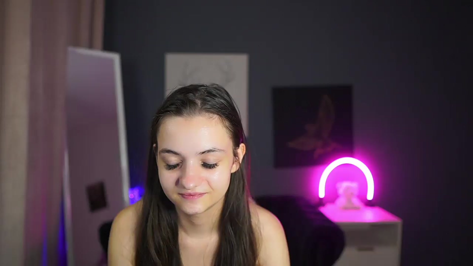 Gallery image thumbnail from Zoenica's myfreecams stream on, 08/25/2026, 13:11 image 13 of 20