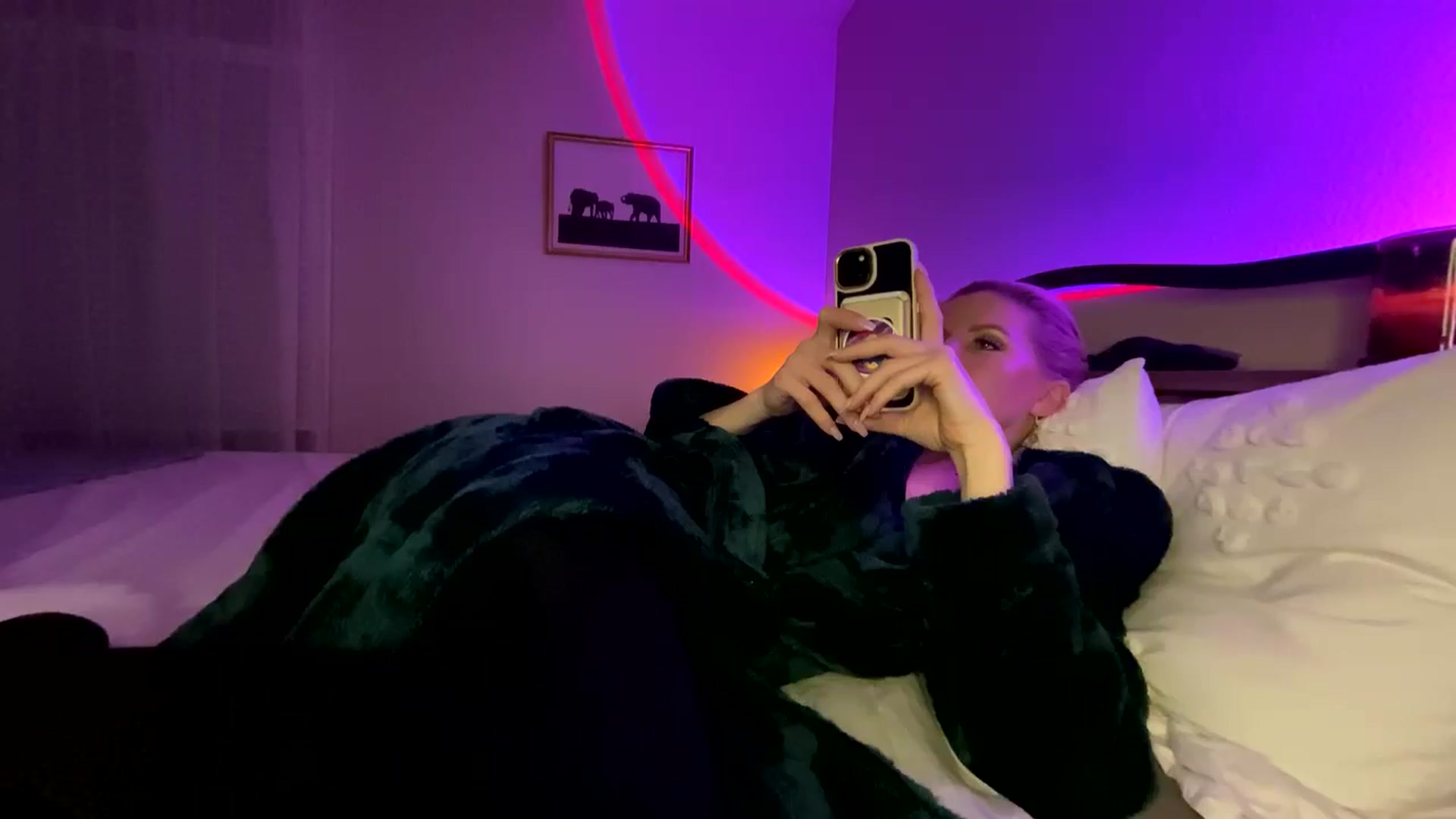 Gallery image thumbnail from ZoeyDanner's myfreecams stream on, 11/05/2024, 08:07 image 14 of 20