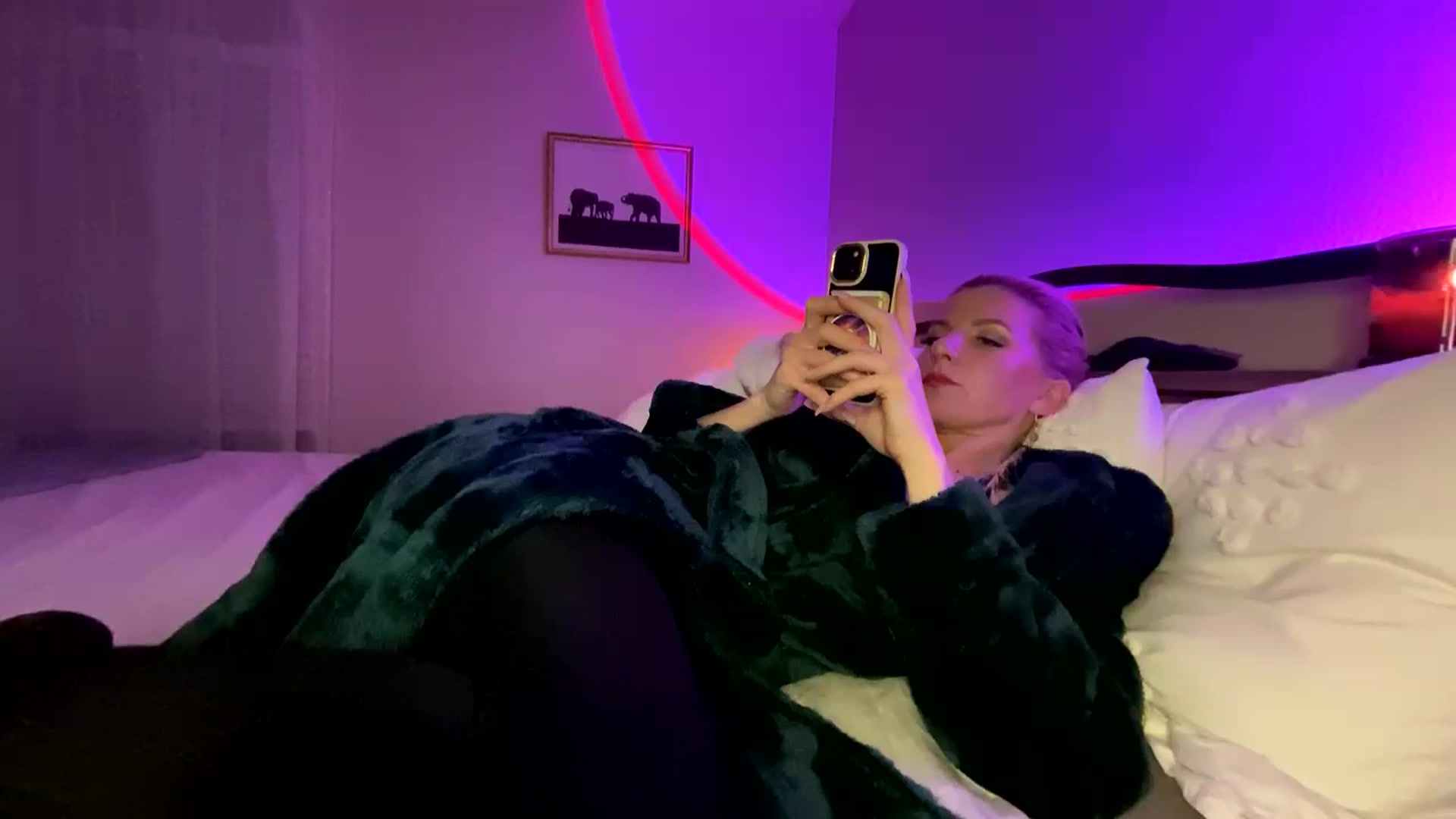Gallery image thumbnail from ZoeyDanner's myfreecams stream on, 11/05/2024, 08:07 image 13 of 20