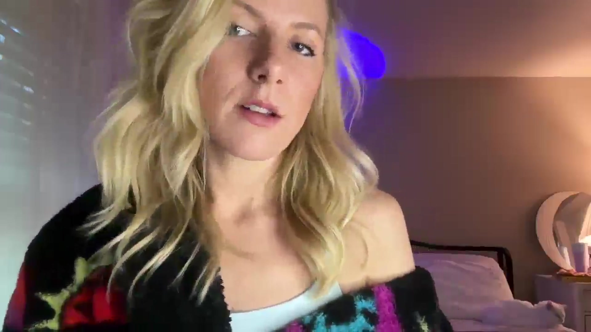 Gallery image thumbnail from ZoeyDanner's myfreecams stream on, 11/28/2024, 20:23 image 11 of 20