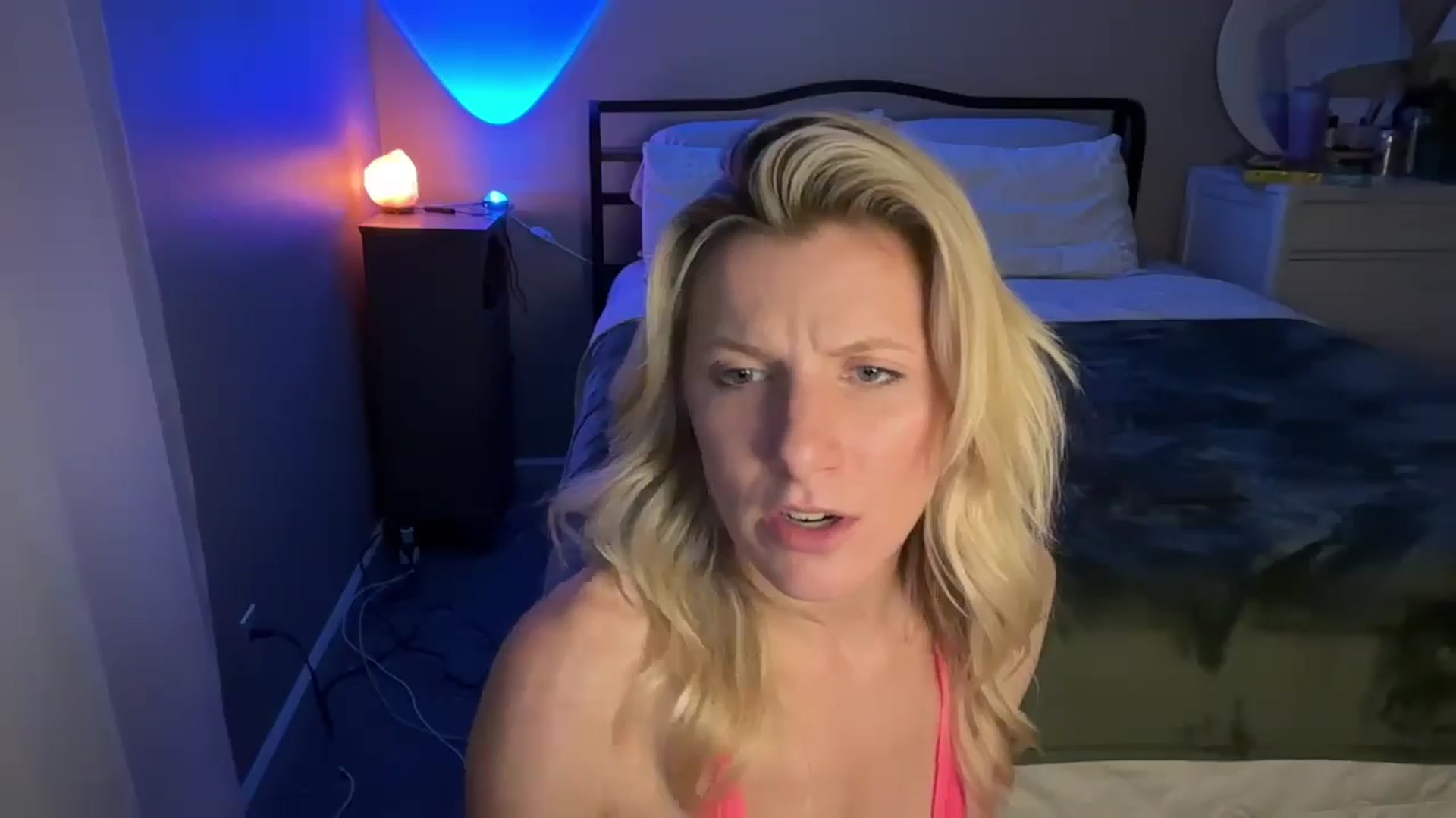 Gallery image thumbnail from ZoeyDanner's myfreecams stream on, 11/29/2024, 01:21 image 17 of 20
