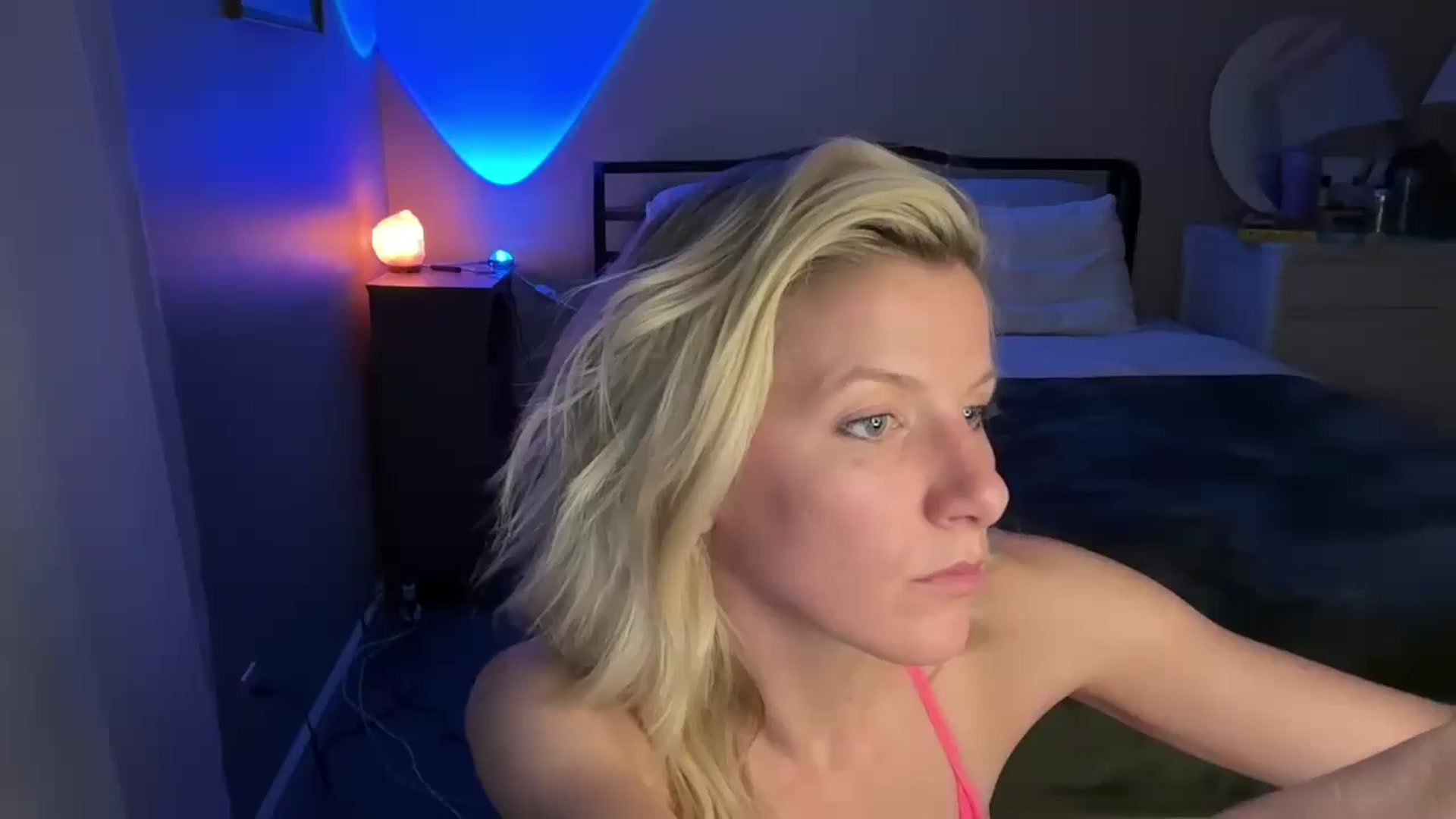 Gallery image thumbnail from ZoeyDanner's myfreecams stream on, 11/29/2024, 01:21 image 12 of 20