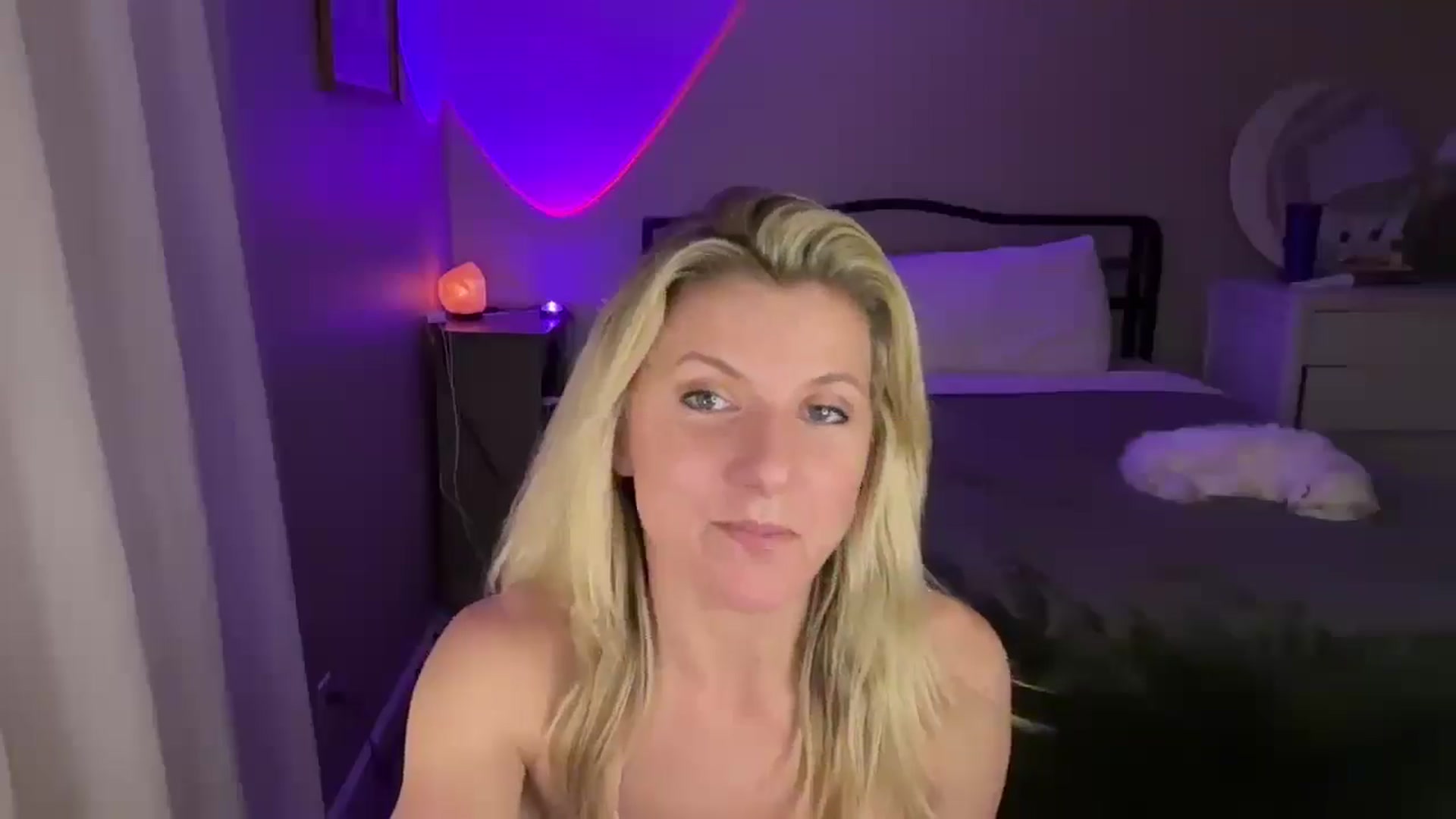 Gallery image thumbnail from ZoeyDanner's myfreecams stream on, 12/03/2024, 11:02 image 7 of 20