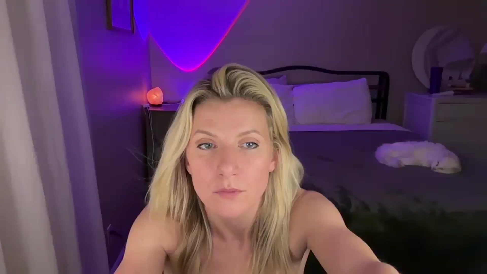 Gallery image thumbnail from ZoeyDanner's myfreecams stream on, 12/03/2024, 11:02 image 4 of 20