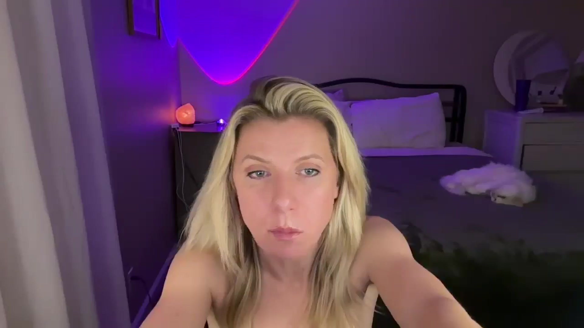 Gallery image thumbnail from ZoeyDanner's myfreecams stream on, 12/03/2024, 11:02 image 9 of 20