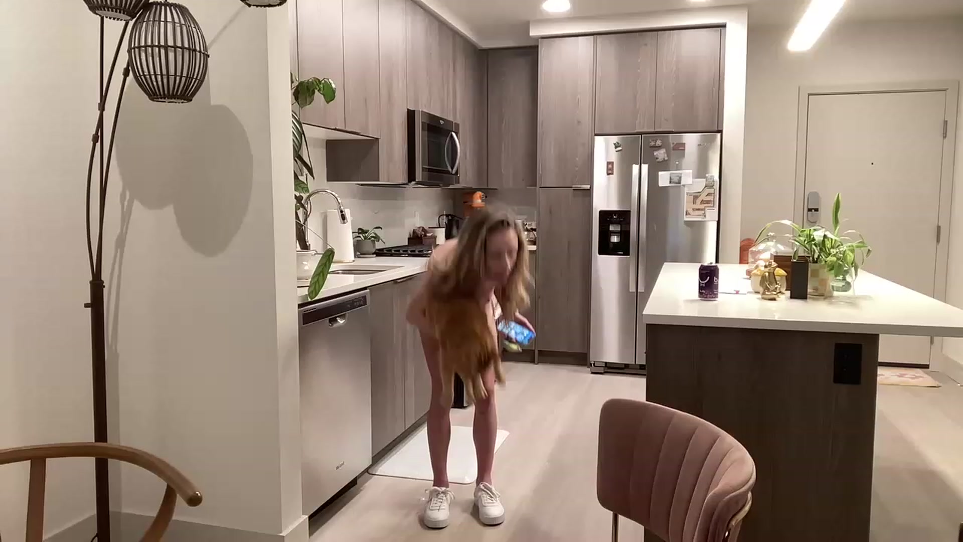 Gallery image thumbnail from ZoeyLee94's myfreecams stream on, 12/29/2022, 02:50 image 2 of 20