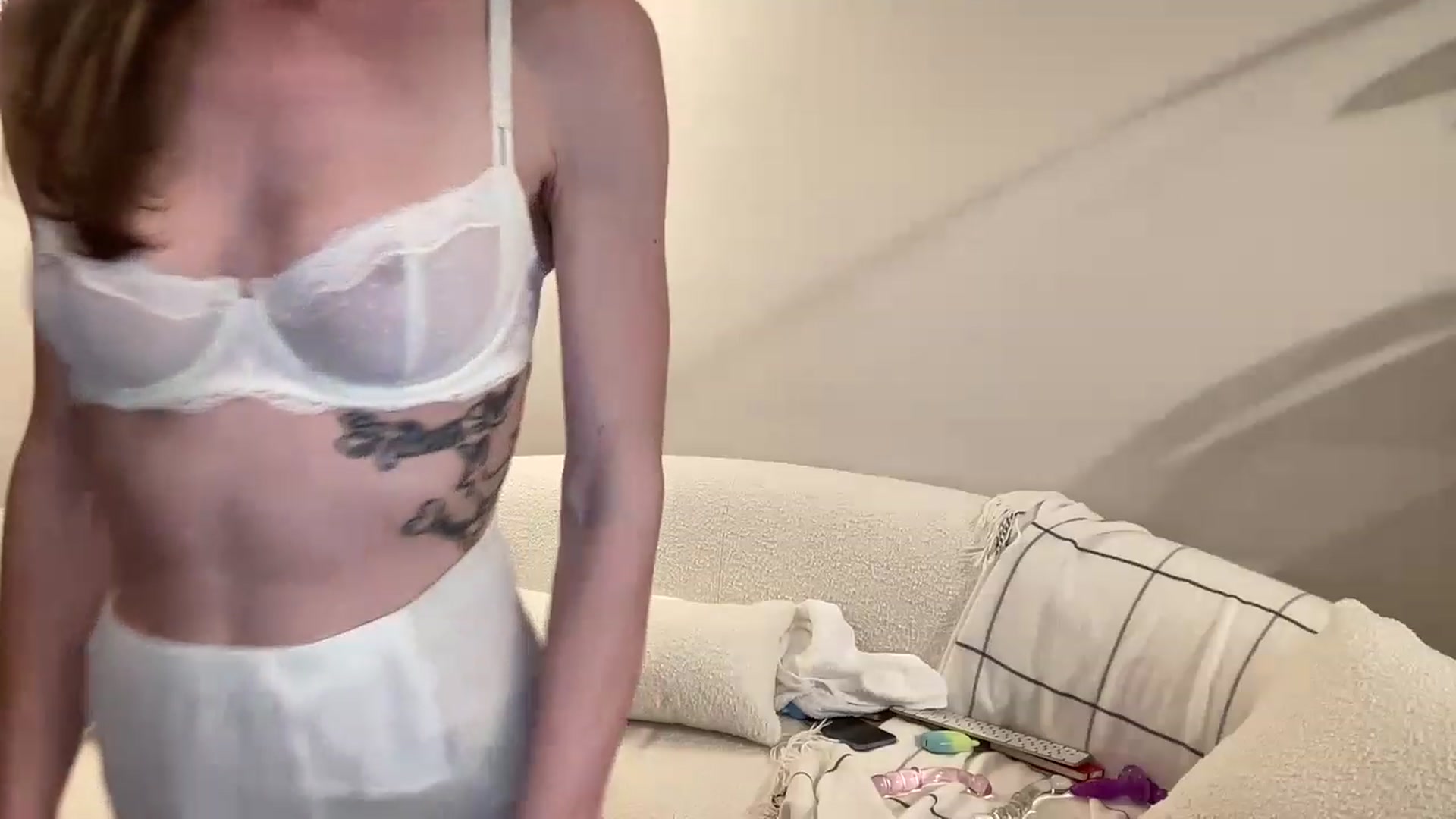 Gallery image thumbnail from ZoeyLee94's myfreecams stream on, 01/17/2023, 04:25 image 13 of 20