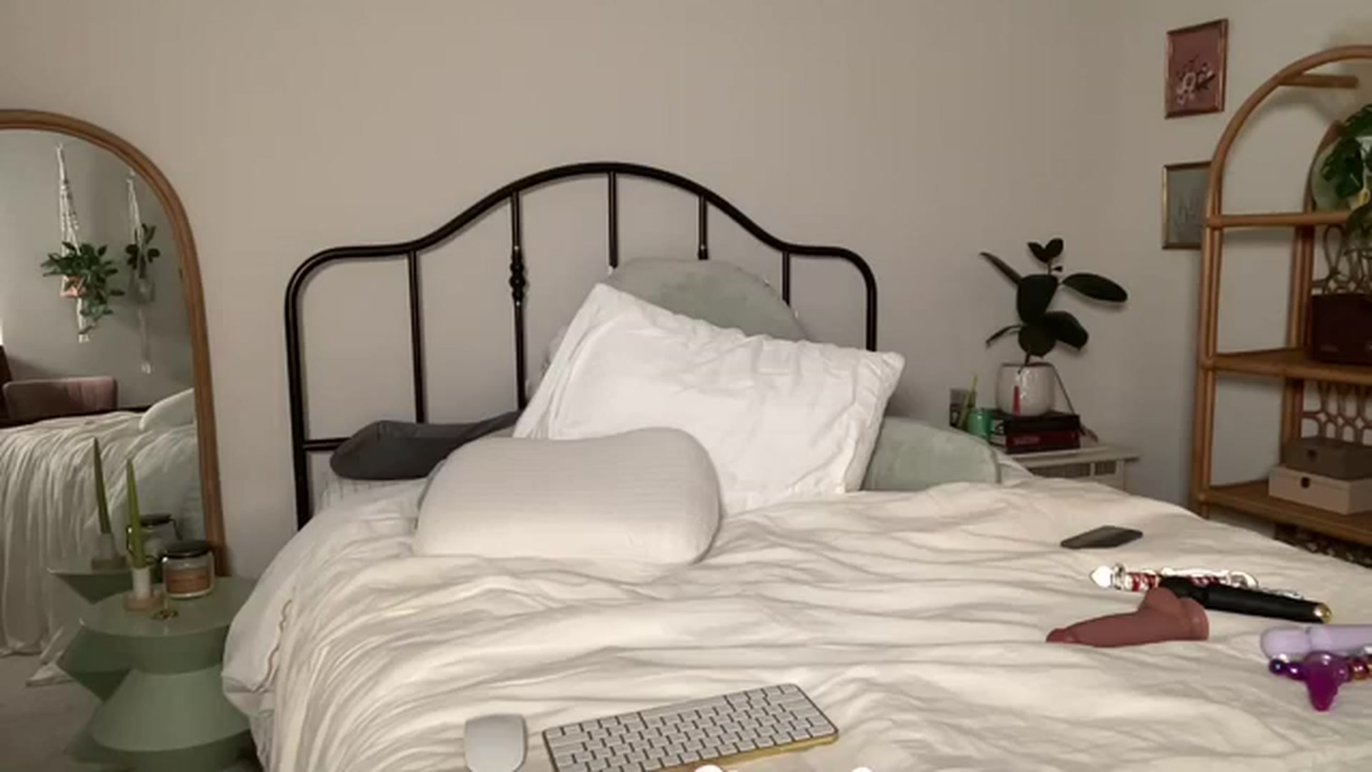 Gallery image thumbnail from ZoeyLee94's myfreecams stream on, 09/30/2023, 06:14 image 17 of 20