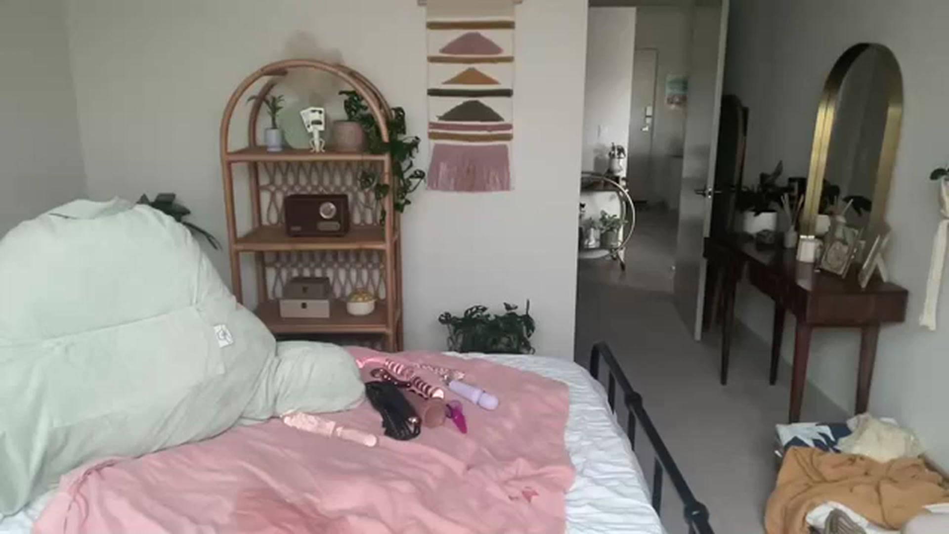 Gallery image thumbnail from ZoeyLee94's myfreecams stream on, 10/22/2023, 23:41 image 18 of 20