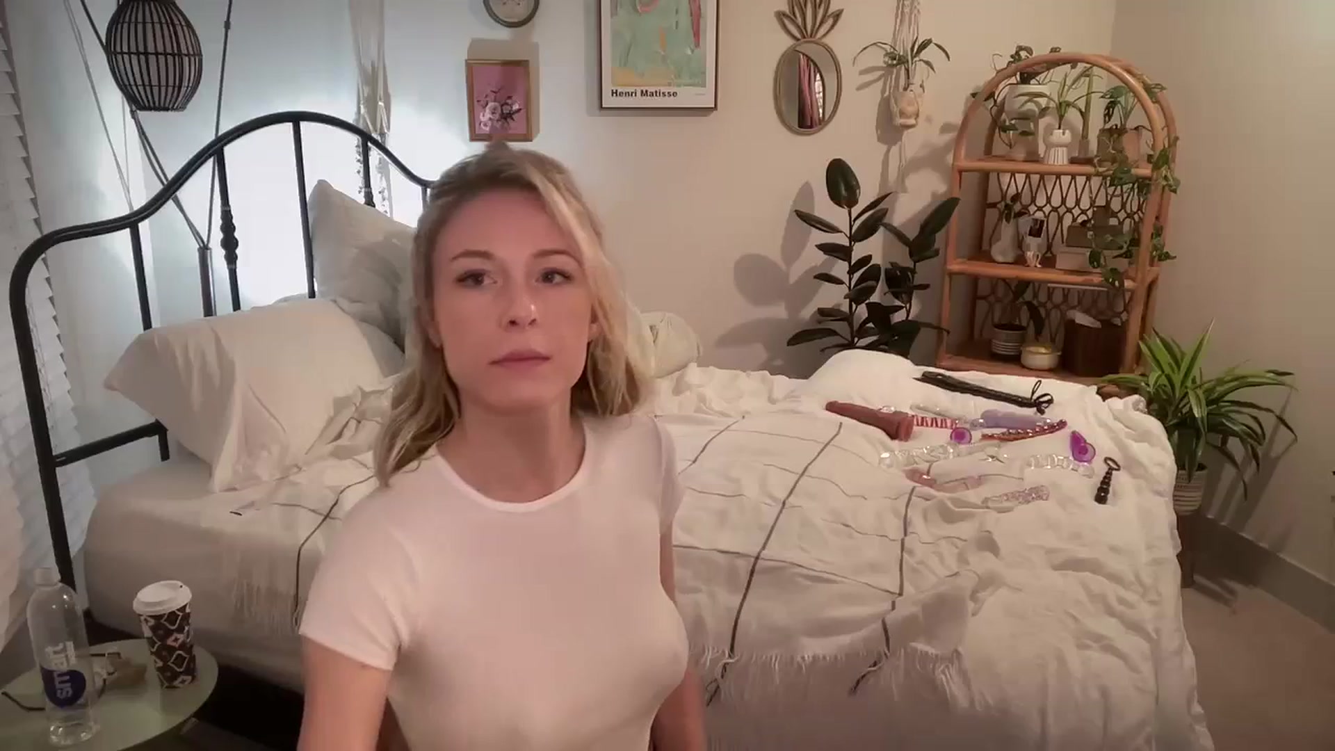 Gallery image thumbnail from ZoeyLee94's myfreecams stream on, 12/14/2023, 02:40 image 5 of 20