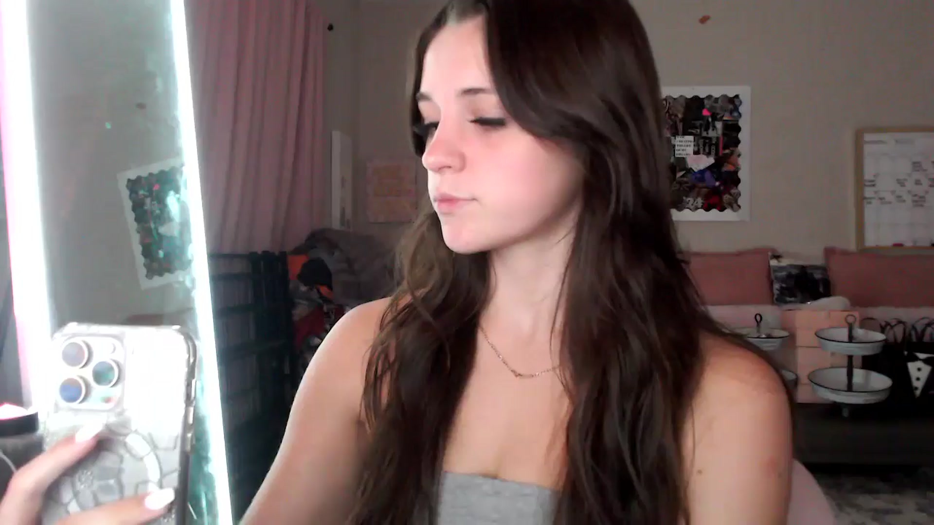 Gallery image thumbnail from Zoeyava's myfreecams stream on, 05/25/2024, 02:04 image 1 of 20