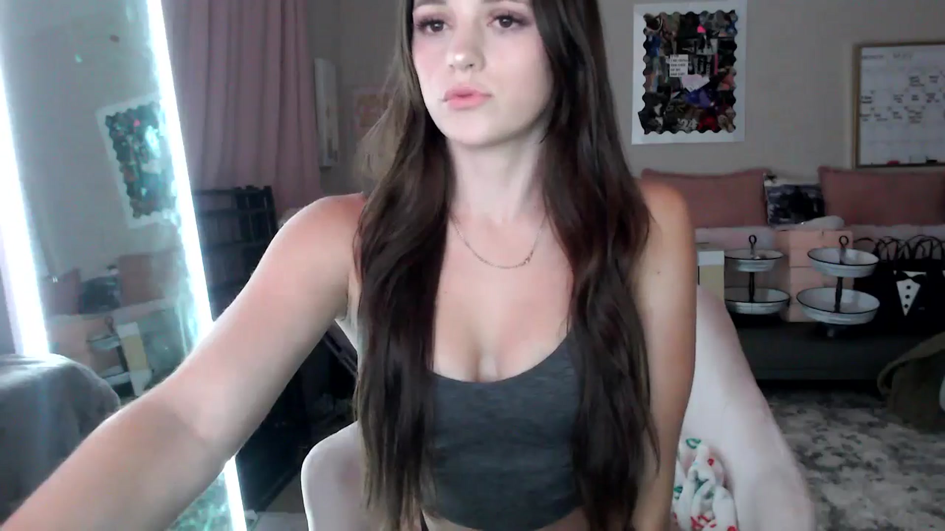 Gallery image thumbnail from Zoeyava's myfreecams stream on, 05/29/2024, 02:14 image 3 of 20