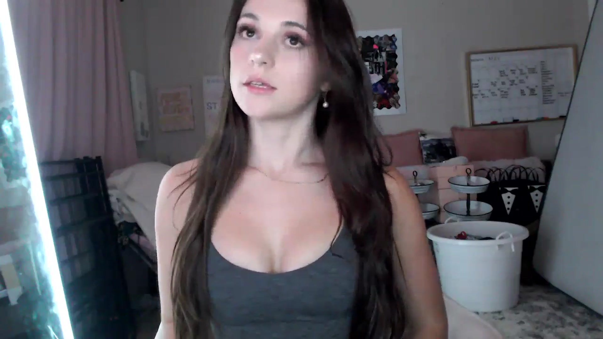 Gallery image thumbnail from Zoeyava's myfreecams stream on, 05/29/2024, 03:54 image 15 of 20