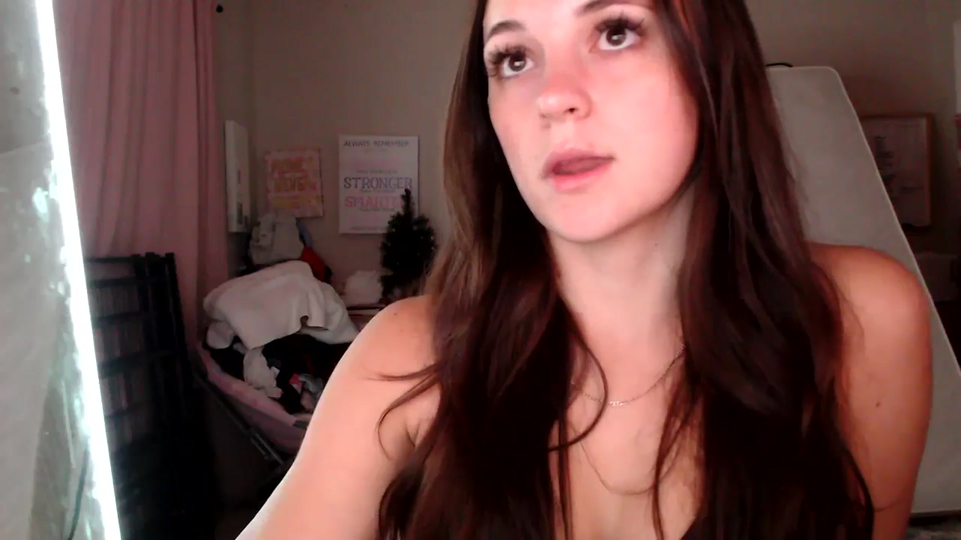 Gallery image thumbnail from Zoeyava's myfreecams stream on, 06/03/2024, 03:46 image 17 of 20