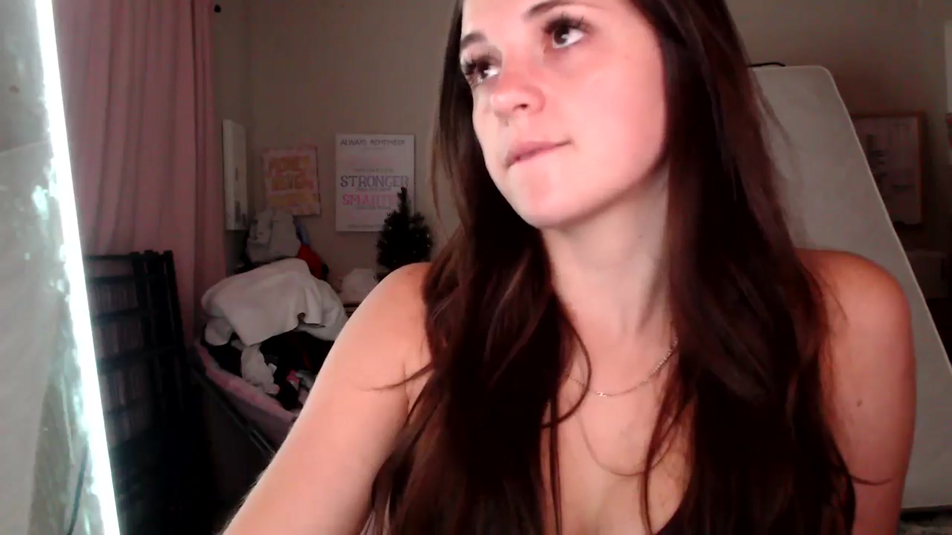 Gallery image thumbnail from Zoeyava's myfreecams stream on, 06/03/2024, 03:46 image 14 of 20