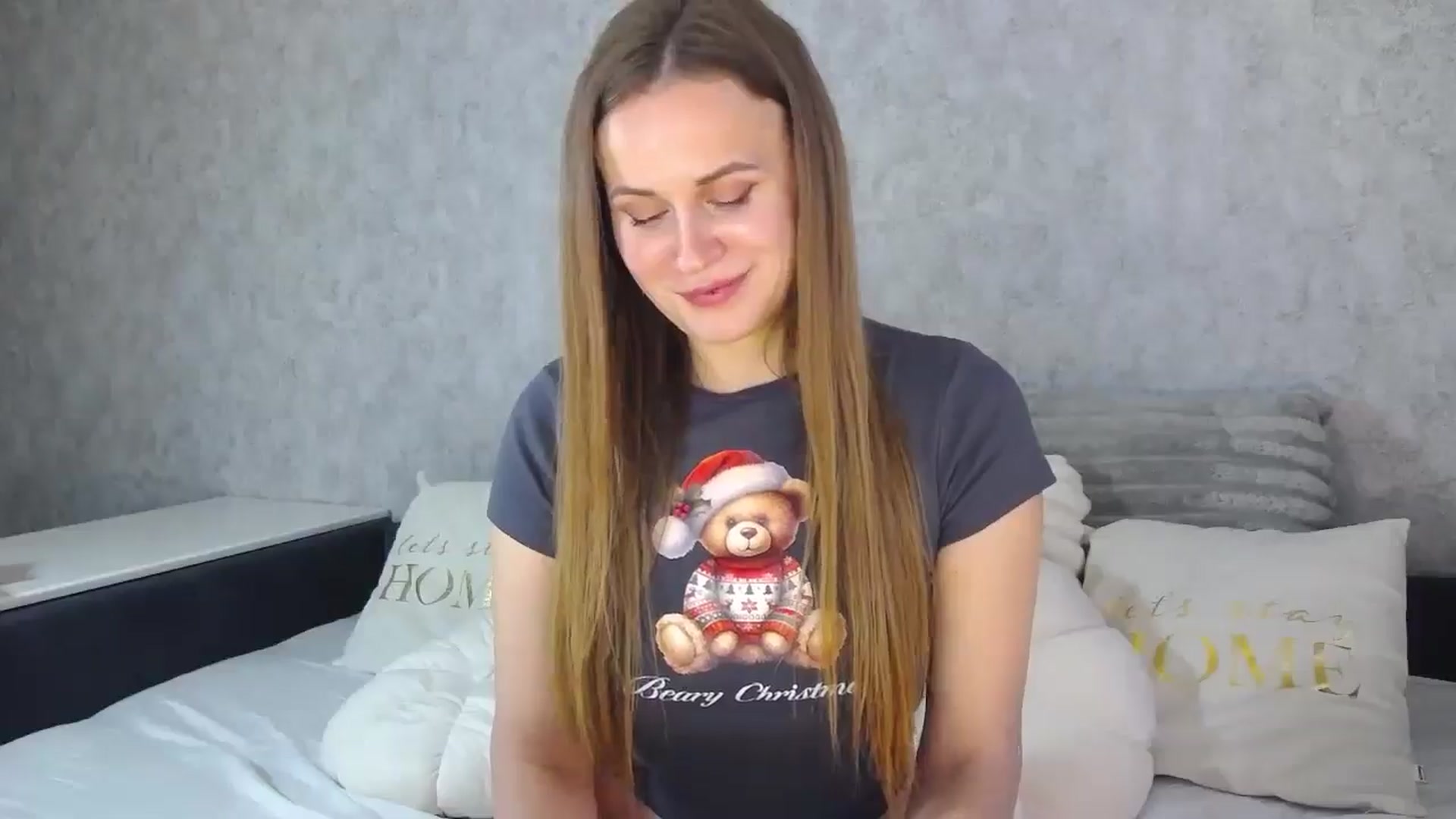 Gallery image thumbnail from Zofia_Zozo's myfreecams stream on, 12/24/2025, 11:47 image 5 of 20