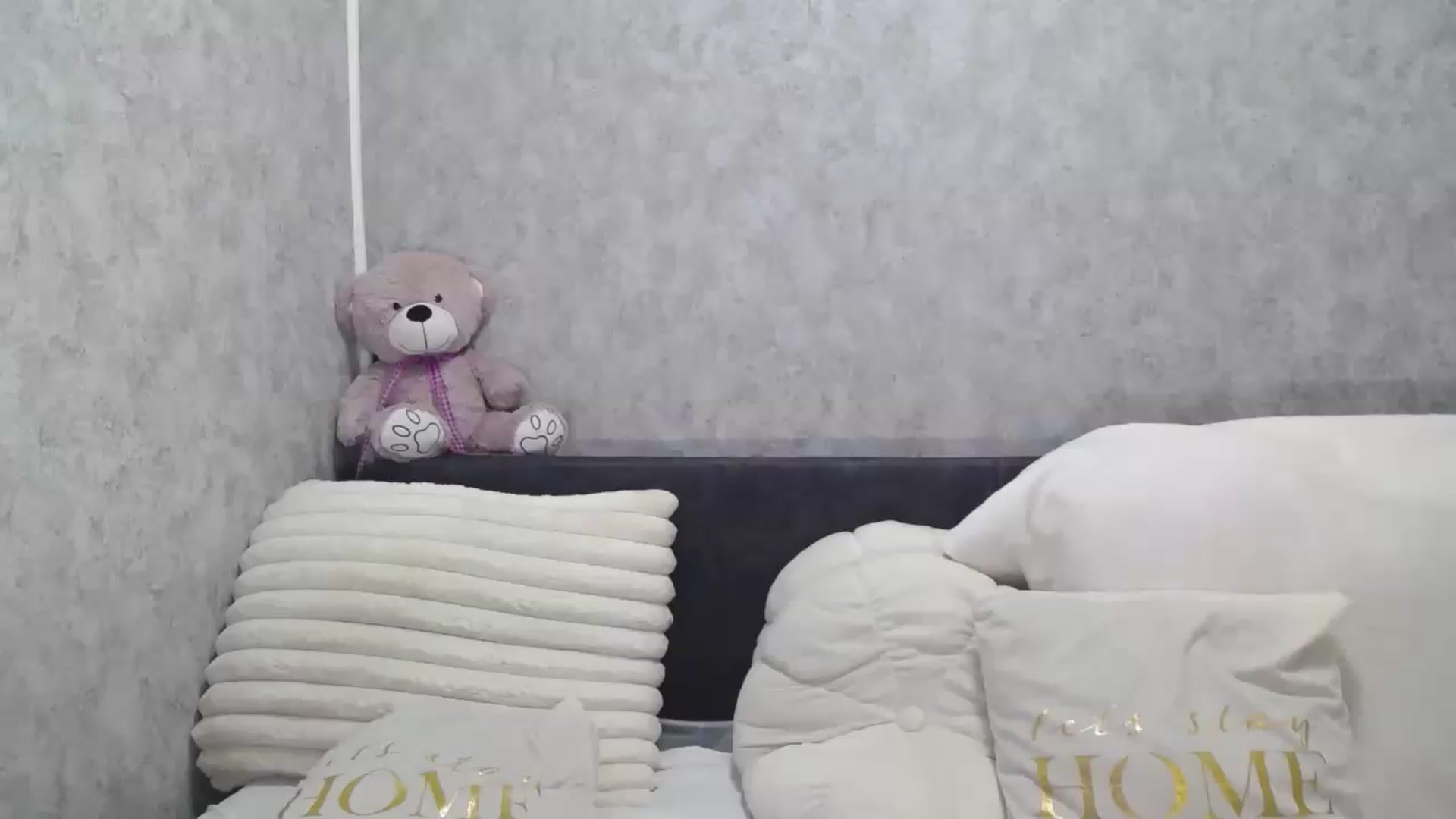 Gallery image thumbnail from Zofia_Zozo's myfreecams stream on, 08/25/2026, 10:34 image 19 of 20
