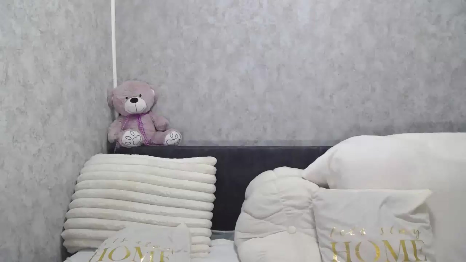 Gallery image thumbnail from Zofia_Zozo's myfreecams stream on, 08/25/2026, 10:34 image 18 of 20