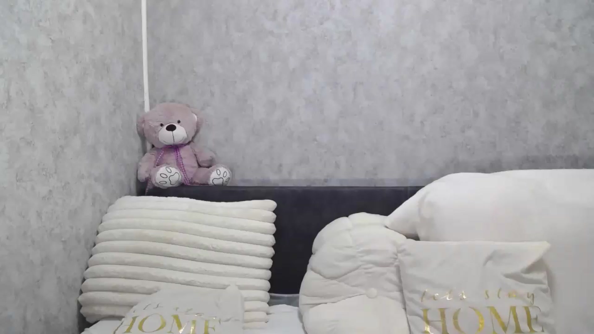 Gallery image thumbnail from Zofia_Zozo's myfreecams stream on, 08/25/2026, 10:34 image 17 of 20