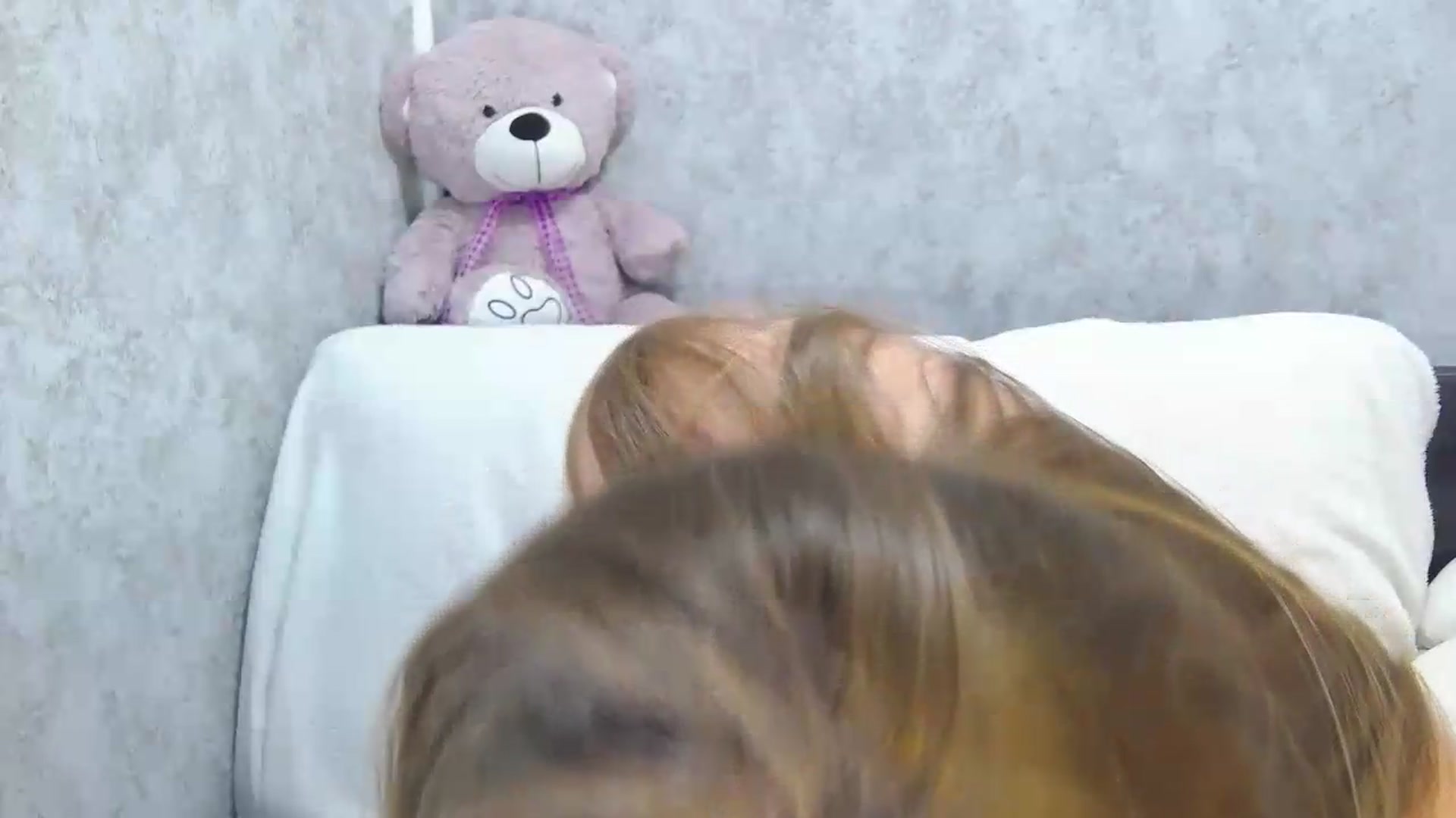 Gallery image thumbnail from Zofia_Zozo's myfreecams stream on, 09/08/2026, 10:00 image 18 of 20