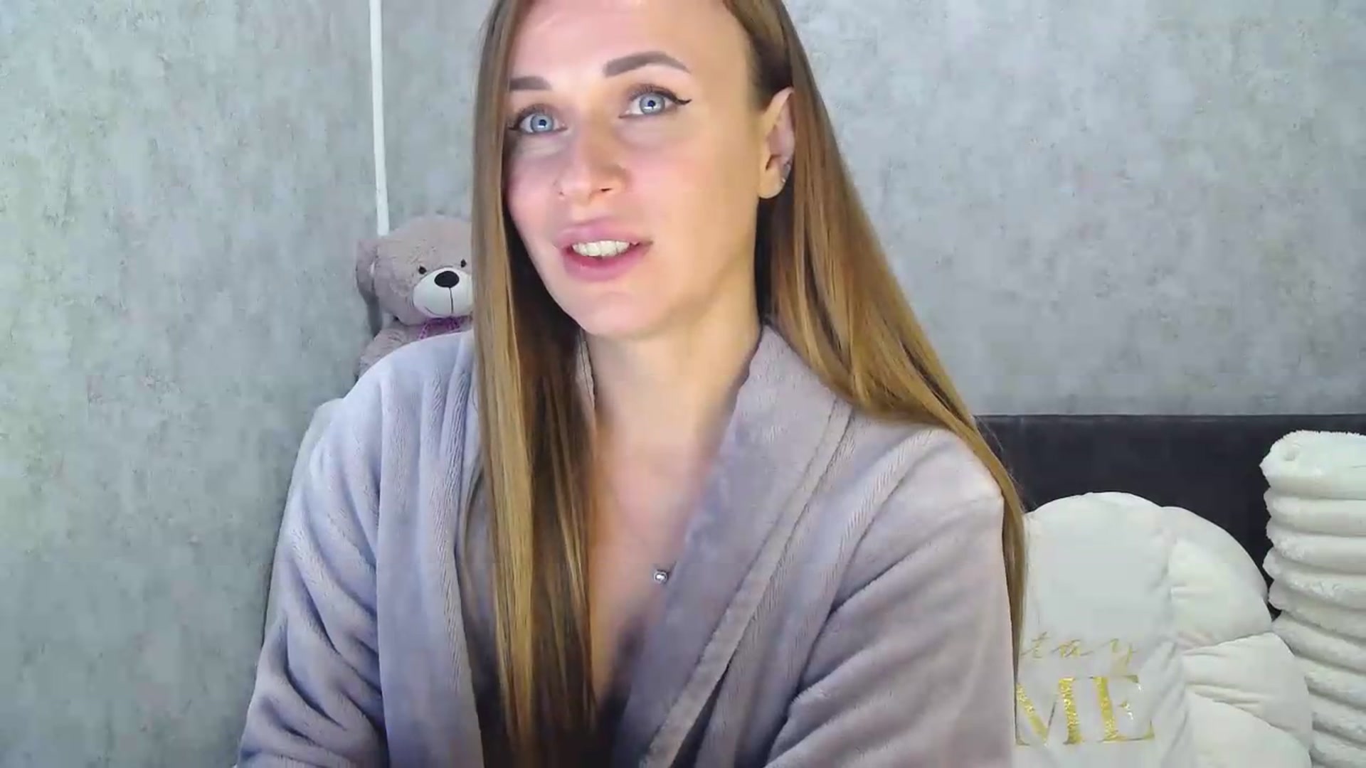 Gallery image thumbnail from Zofia_Zozo's myfreecams stream on, 09/08/2026, 11:35 image 18 of 20