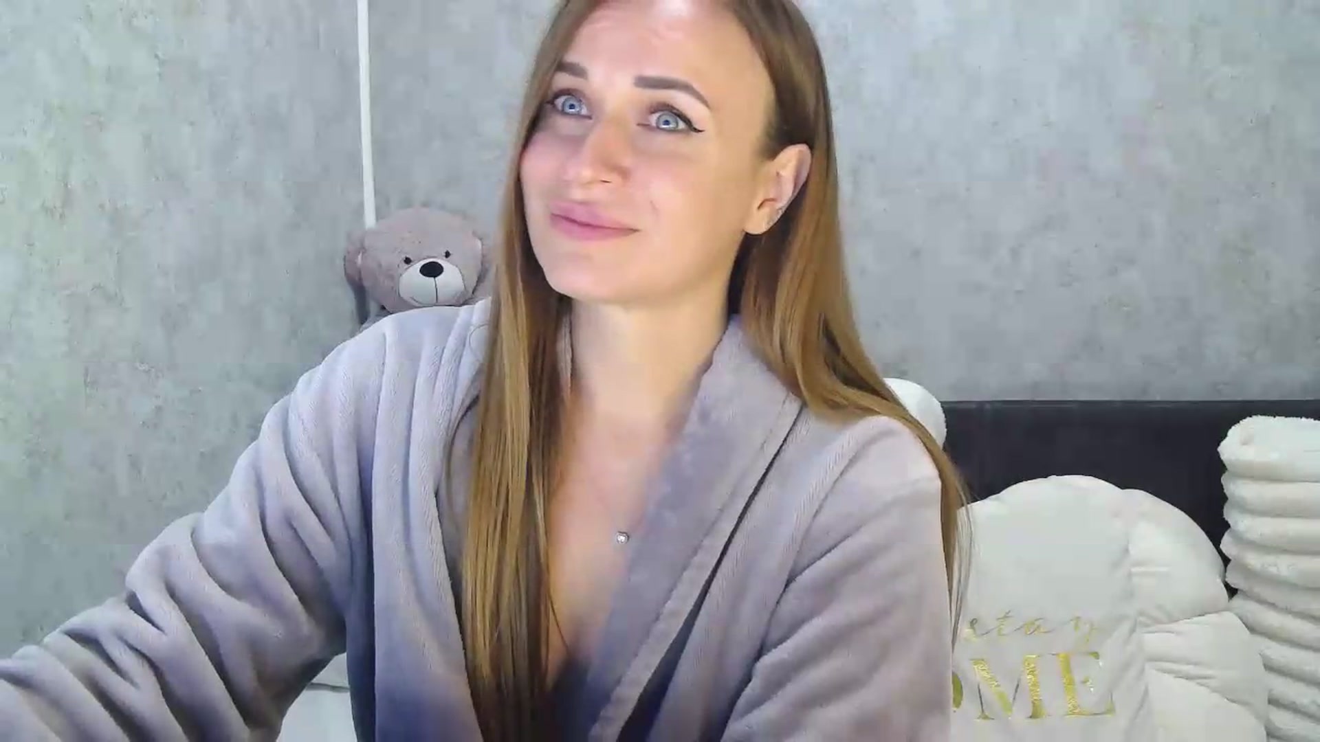 Gallery image thumbnail from Zofia_Zozo's myfreecams stream on, 09/08/2026, 11:35 image 17 of 20