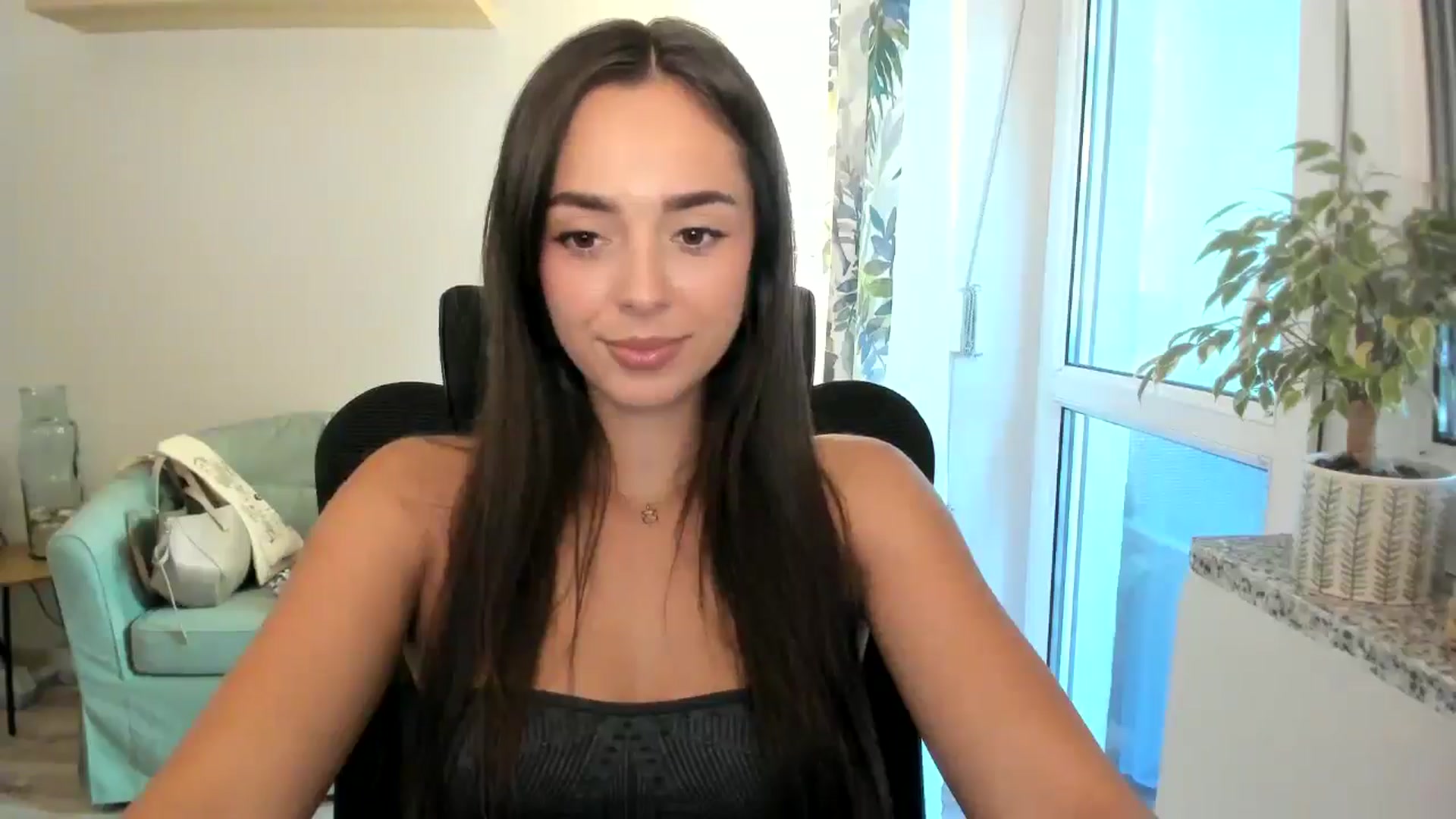 Gallery image thumbnail from Zofiaaa2006's myfreecams stream on, 07/24/2025, 08:29 image 18 of 20