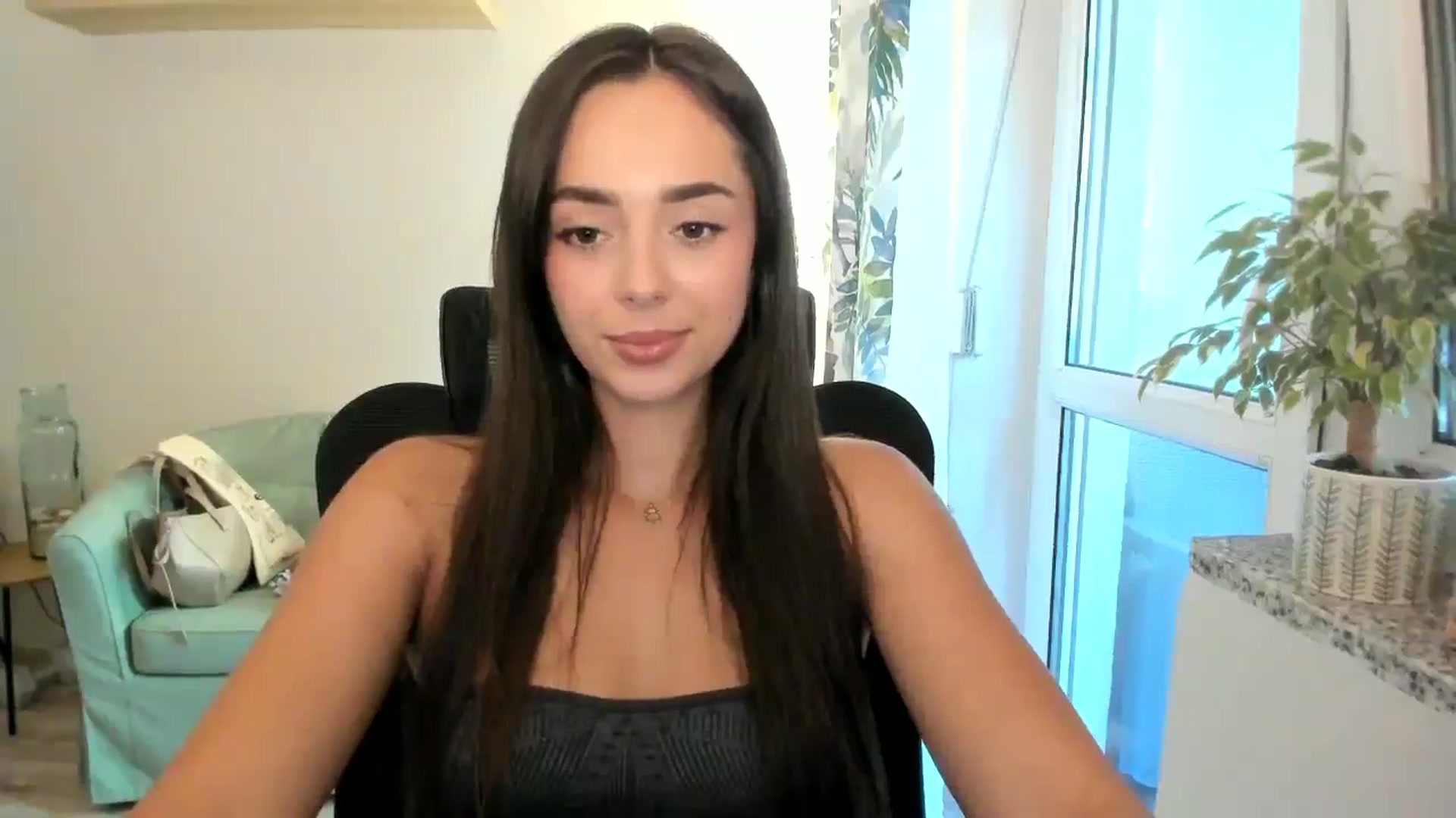 Gallery image thumbnail from Zofiaaa2006's myfreecams stream on, 07/24/2025, 08:29 image 19 of 20