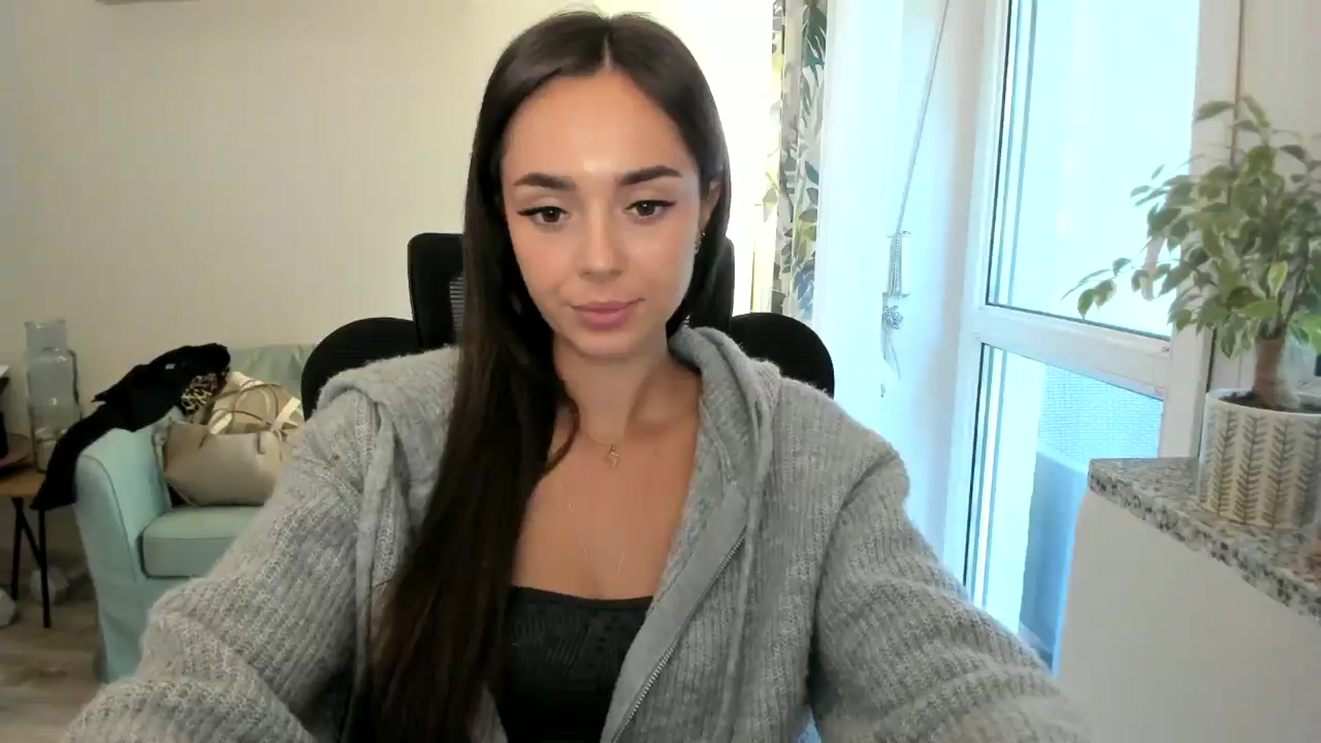 Gallery image thumbnail from Zofiaaa2006's myfreecams stream on, 08/01/2025, 13:24 image 6 of 20