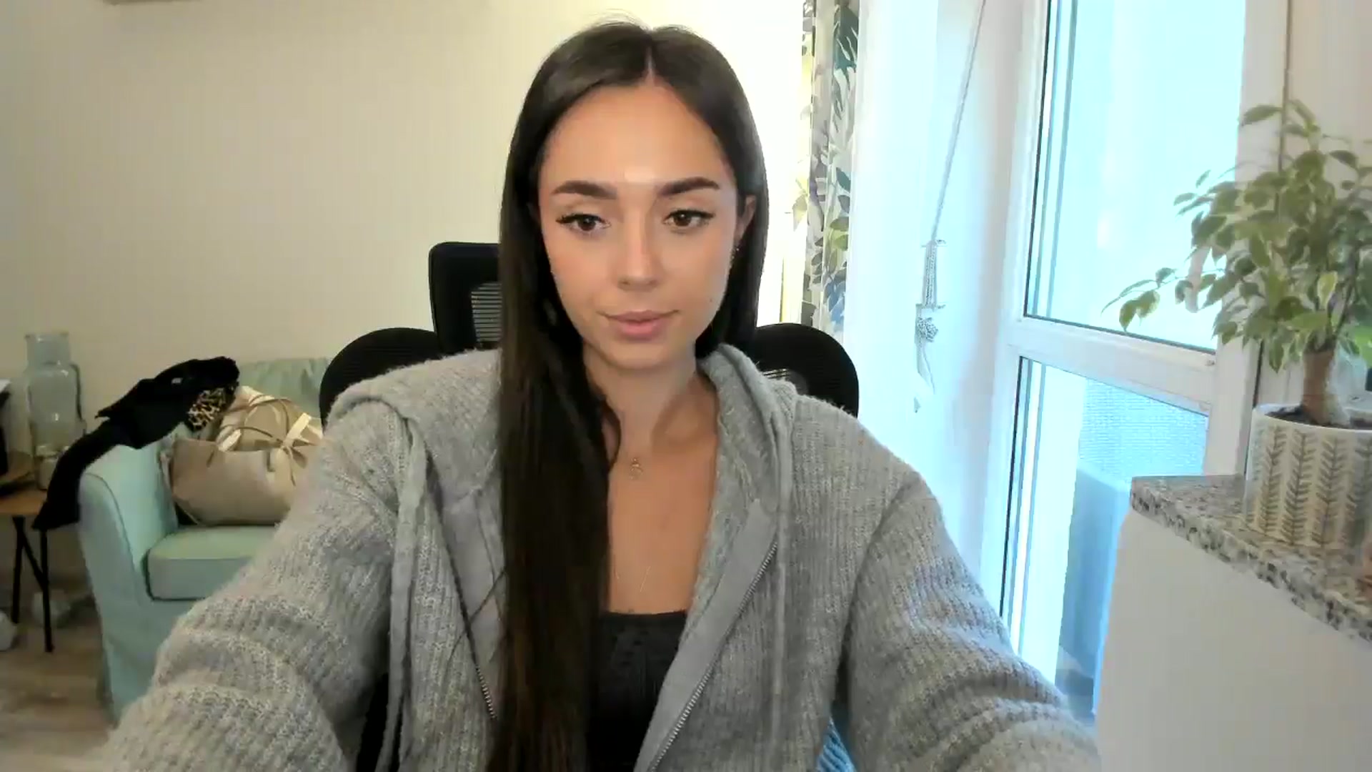 Gallery image thumbnail from Zofiaaa2006's myfreecams stream on, 08/01/2025, 13:24 image 17 of 20