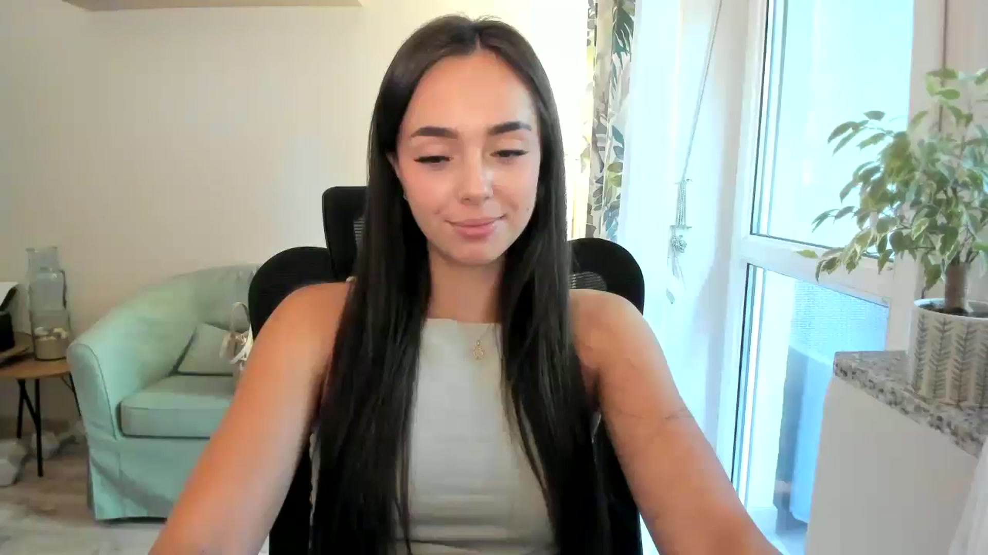 Gallery image thumbnail from Zofiaaa2006's myfreecams stream on, 08/07/2025, 09:03 image 1 of 20