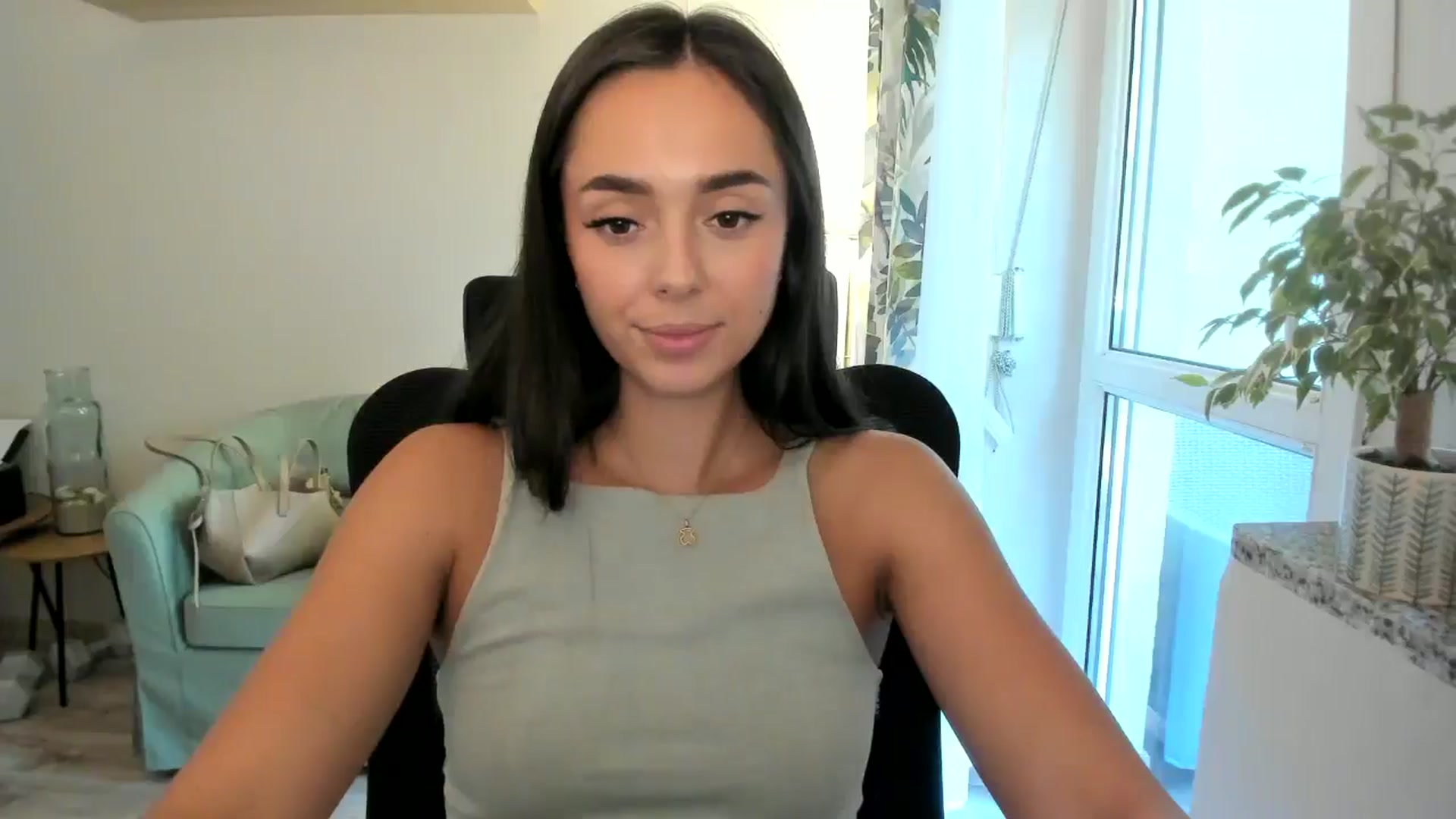 Gallery image thumbnail from Zofiaaa2006's myfreecams stream on, 08/07/2025, 13:23 image 14 of 20